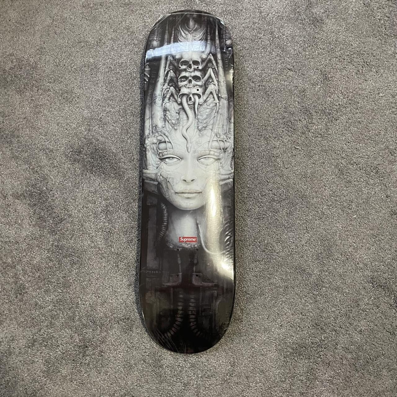 Supreme Supreme H.R Giger Full Set Size ONE SIZE - 4 Thumbnail