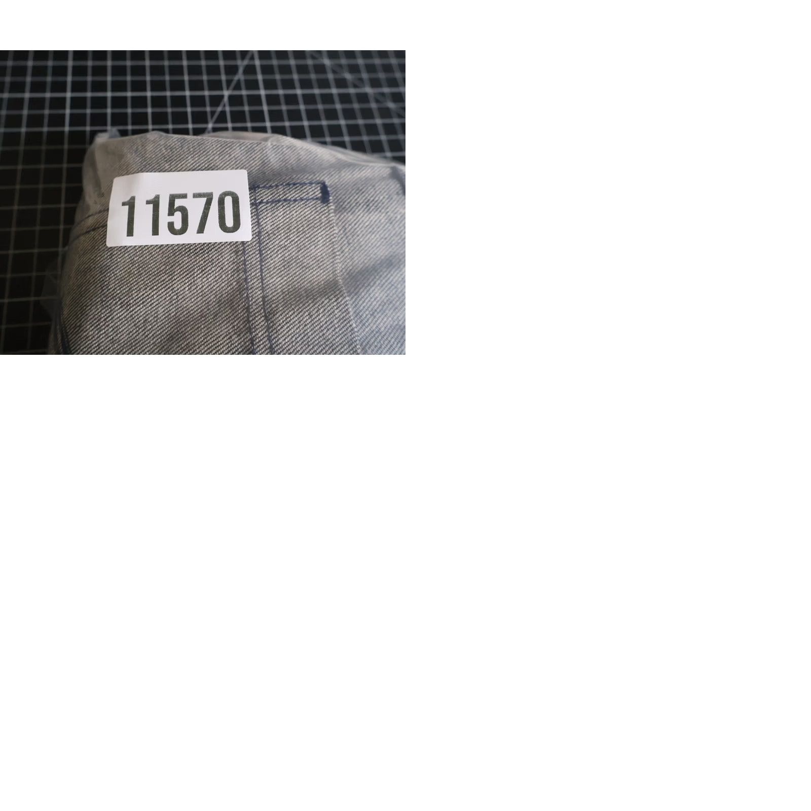 Vintage VINTAGE Raw Blue Baggy Fit Jeans Men 30 x 31 Gray Silver 90s Carpenter Jeans Relaxed High Rise 5-Pocket Mens Size US 30 / EU 46 - 10 Thumbnail