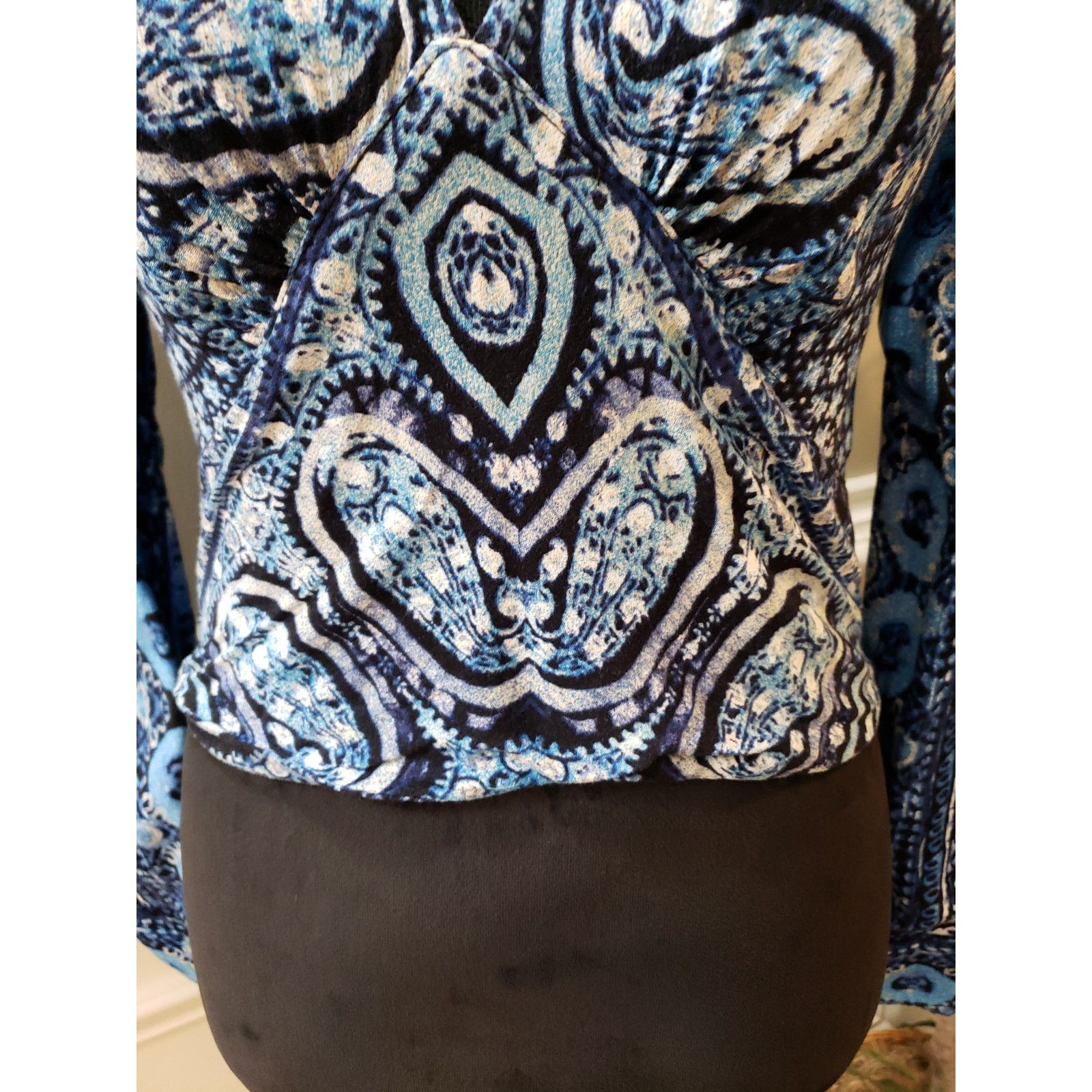 Free People Free People Blouse Women XS Blue Boho Paisley Long Sleeve Size XS / US 0-2 / IT 36-38 - 4 Thumbnail
