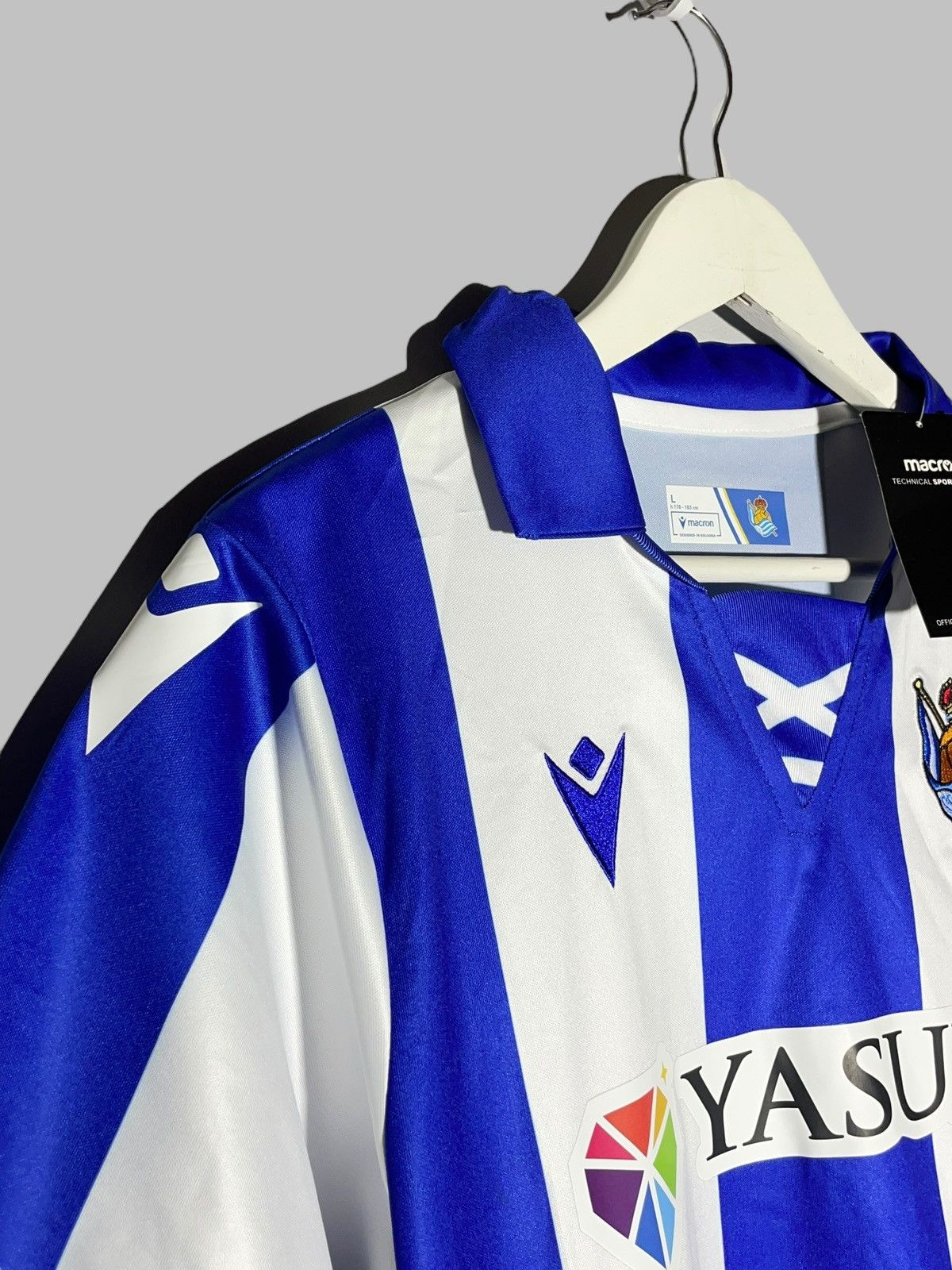 Macron Real Sociedad Macron 2024/25 Home Football Shirt Size US L / EU 52-54 / 3 - 4 Thumbnail