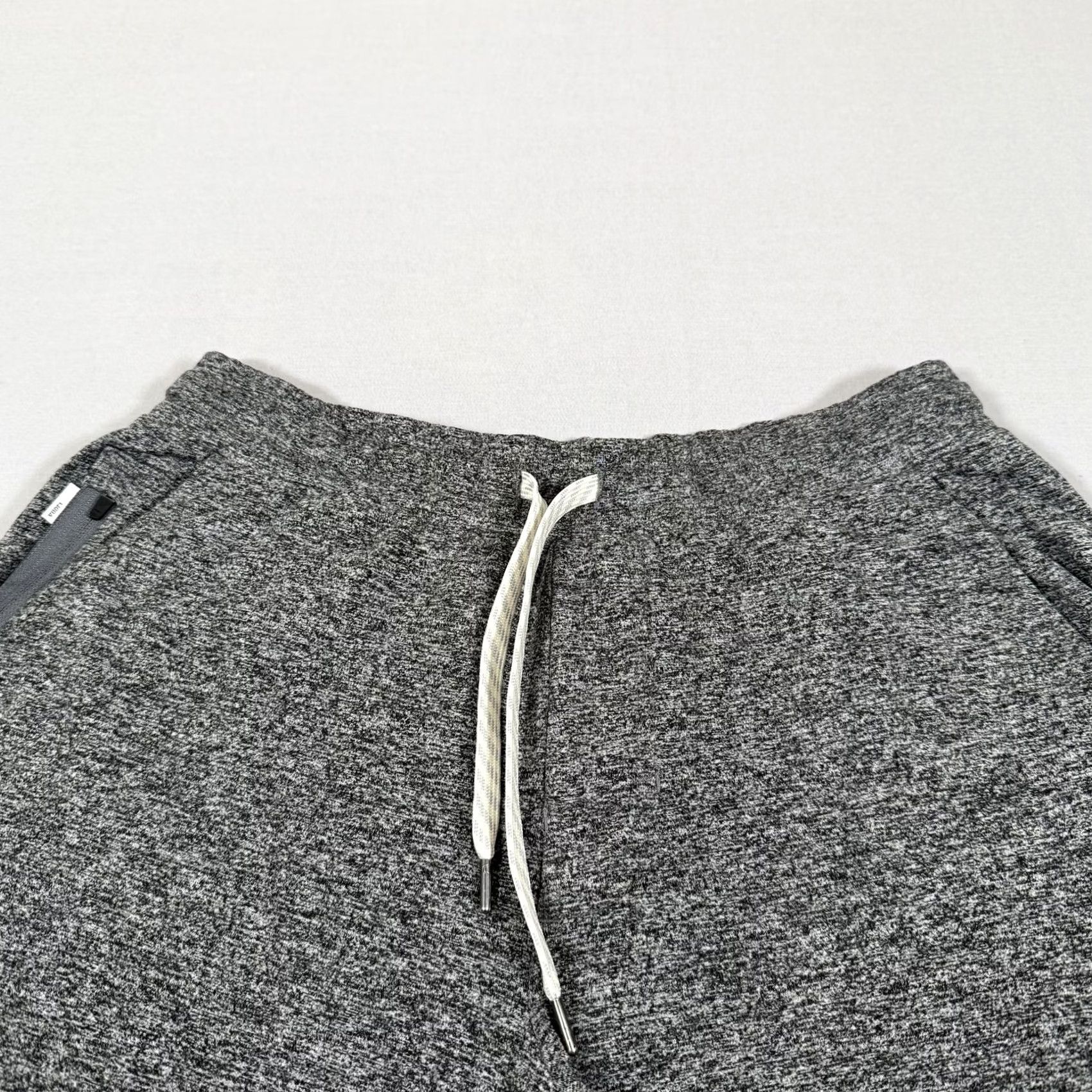 Vuori Vuori Mens Small Gray Ponto Knit Sweat Shorts with Drawstring & Pockets - Athletic Activewear, Casual Shirt? Size US 29 - 2 Thumbnail