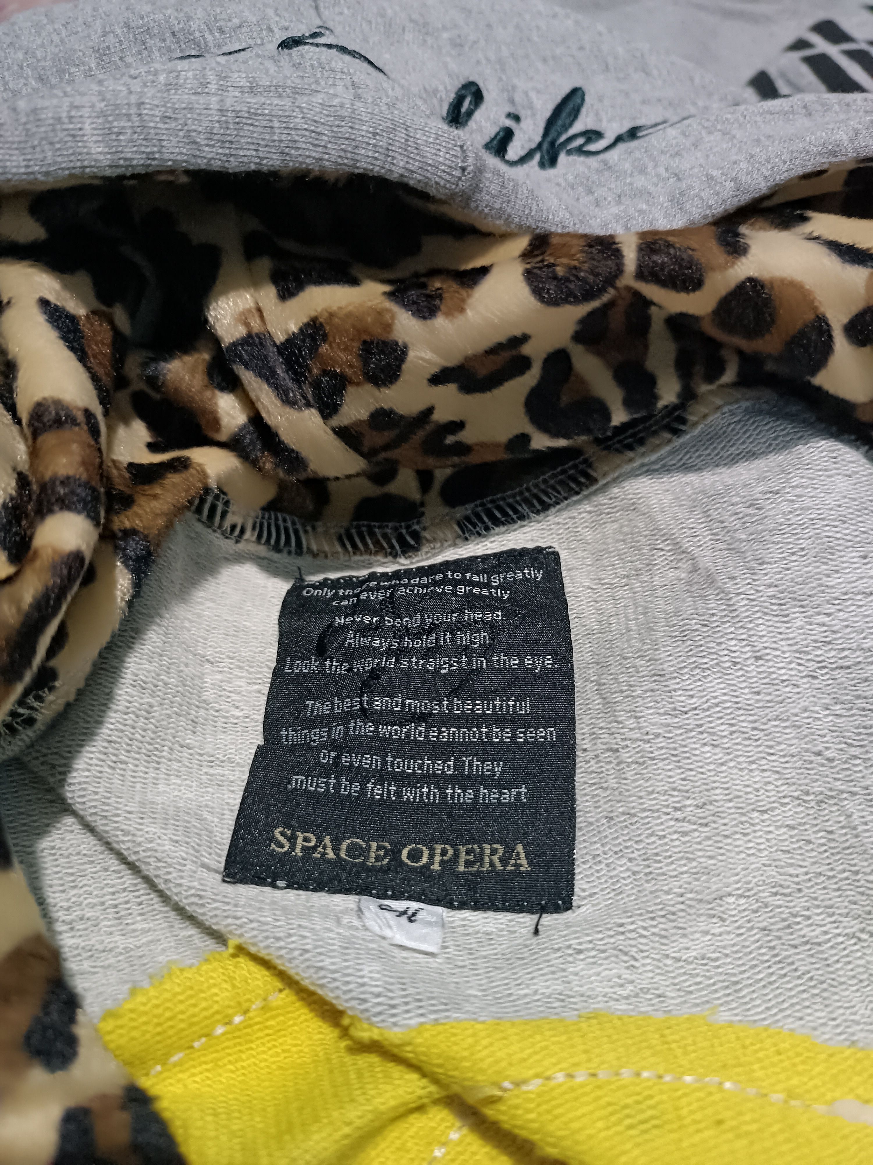 Japanese Brand Japanese Brand Sweater Zip Up Hoodie Leopard Poem Size M / US 6-8 / IT 42-44 - 8 Thumbnail