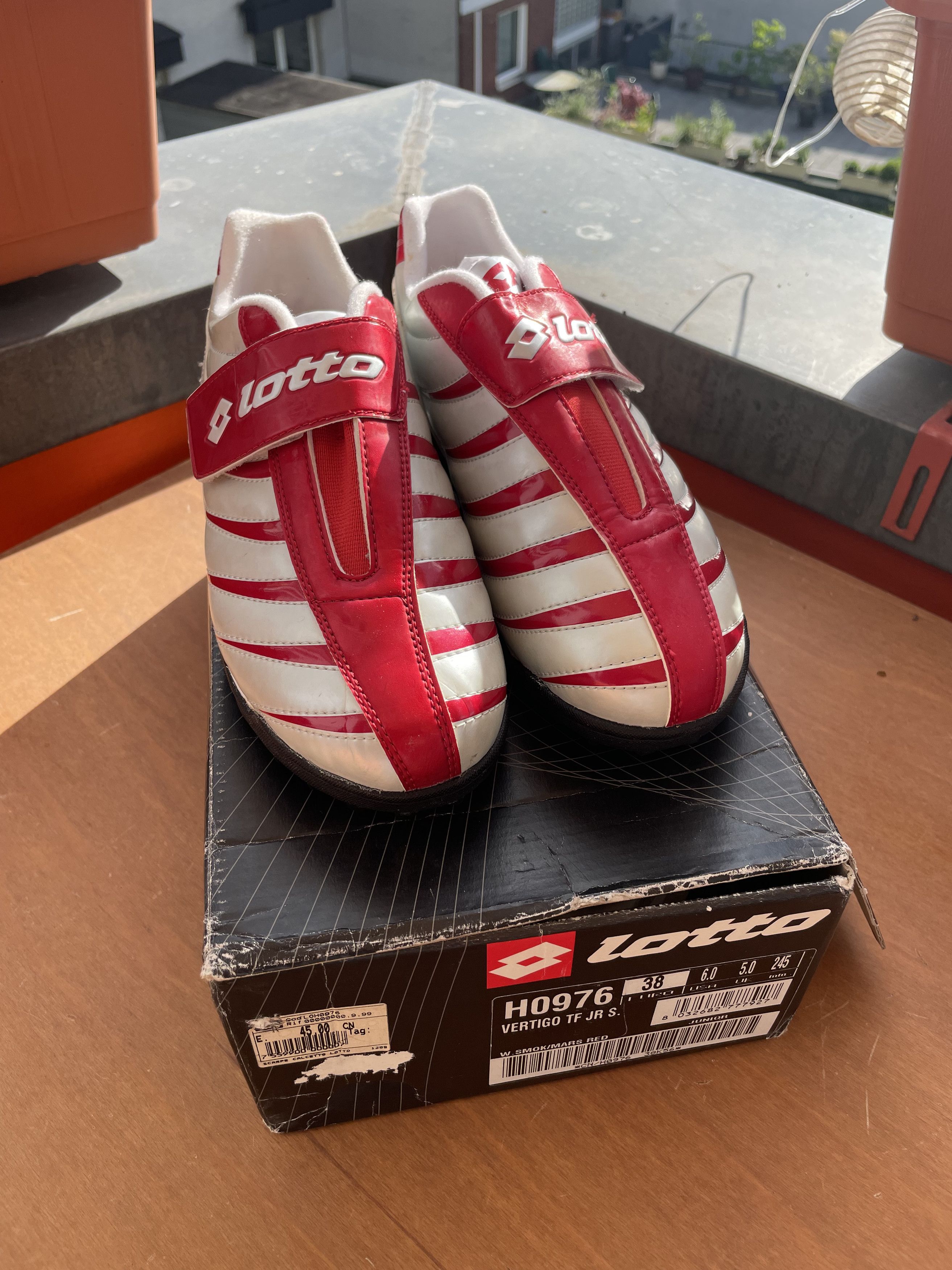 Lotto Sport DEADSTOCK Lotto Vertigo TF JR S. W. Smoke/Mars Red Size US 8 / IT 38 - 1 Thumbnail