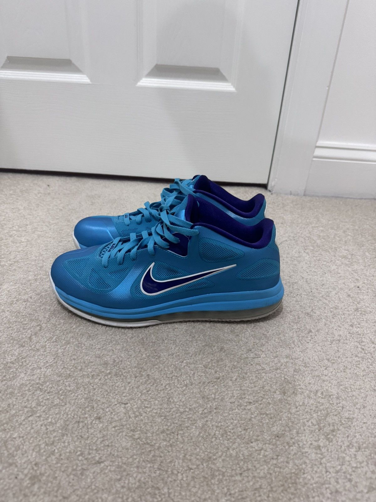 Nike Lebron 9 Low Summit Lake Hornets Size US 12 / EU 45 - 2 Thumbnail