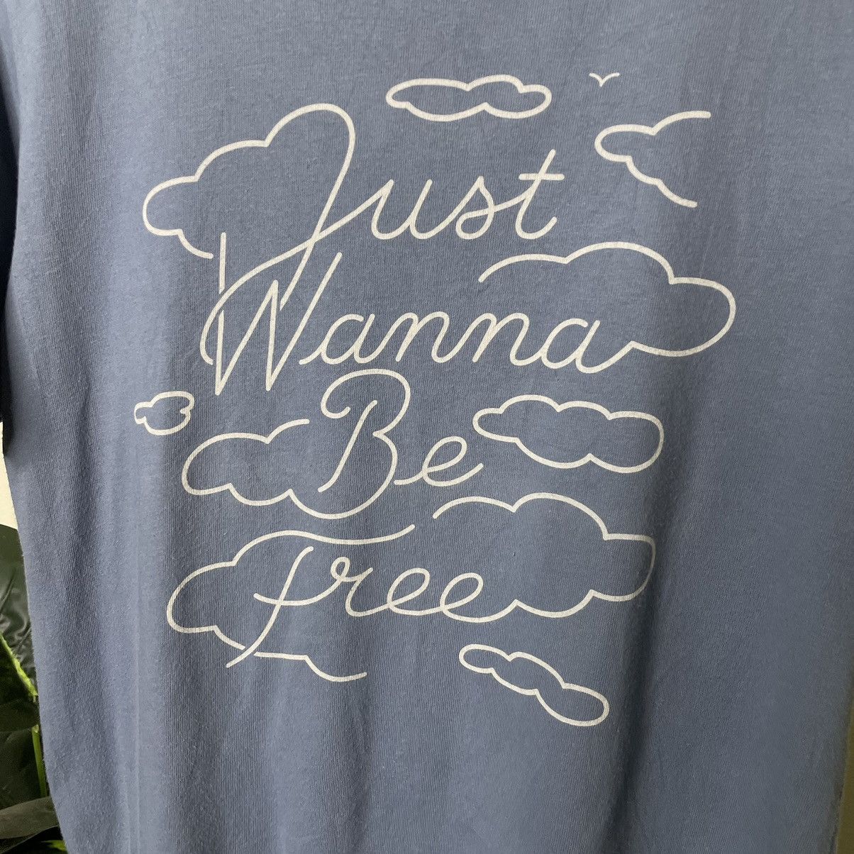 Designer × Uniqlo Pieter Ceizer x Uniqlo Just Wanna Be Free Collabs T Shirt Size US S / EU 44-46 / 1 - 2 Thumbnail