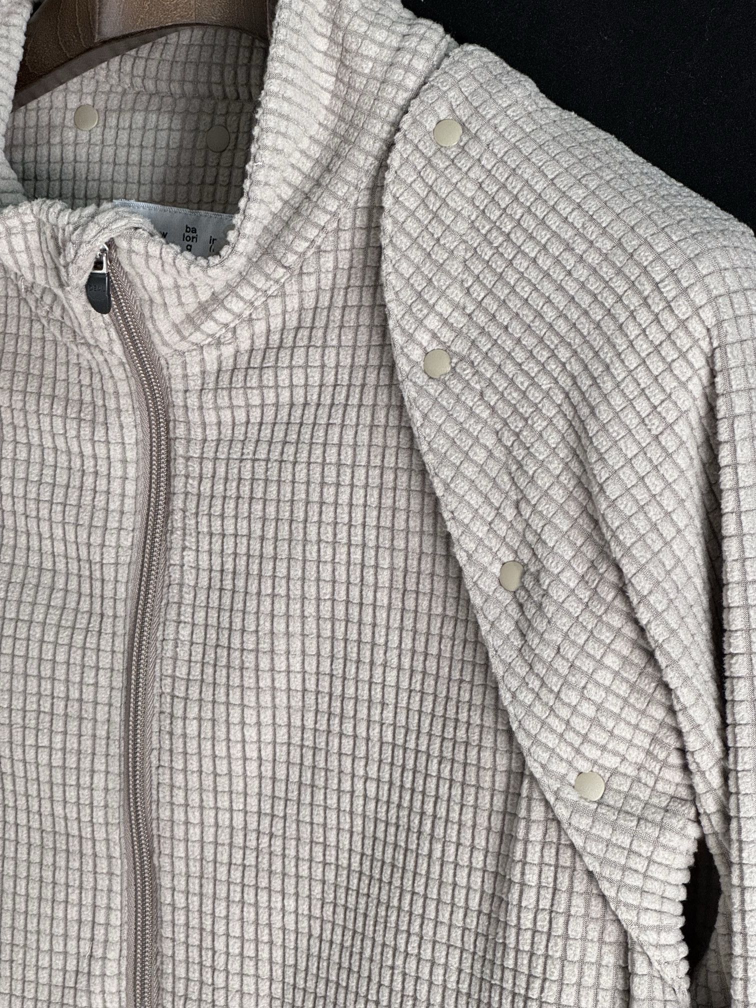 Japanese Brand DETACHABLE SLEEVE GRID FLEECE PULL OVER | Baloriginal. Size US M / EU 48-50 / 2 - 3 Thumbnail