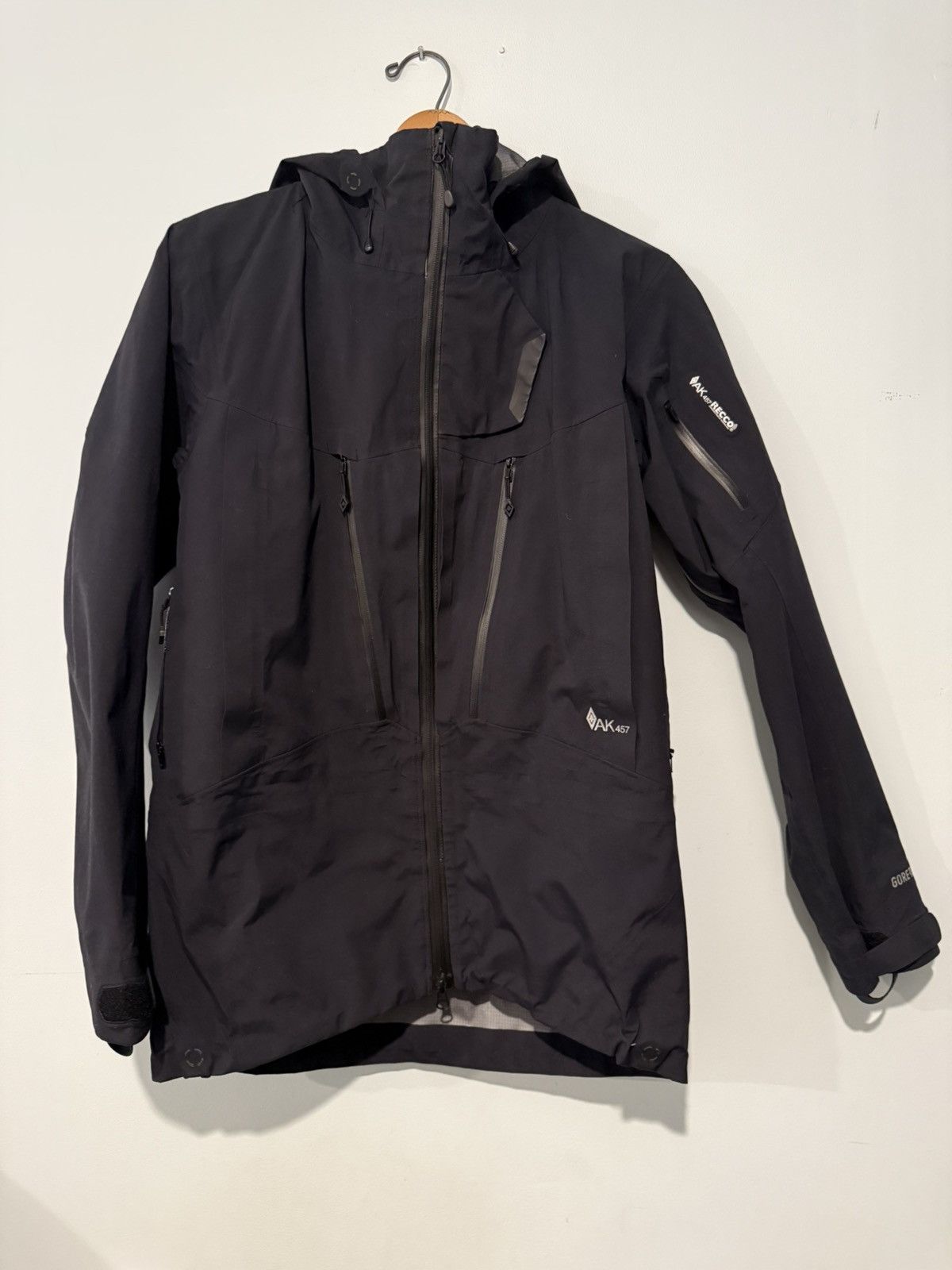 Burton Burton AK457 Japan Guide Gore-Tex Pro Jacket Black 2014 Size US L / EU 52-54 / 3 - 3 Thumbnail