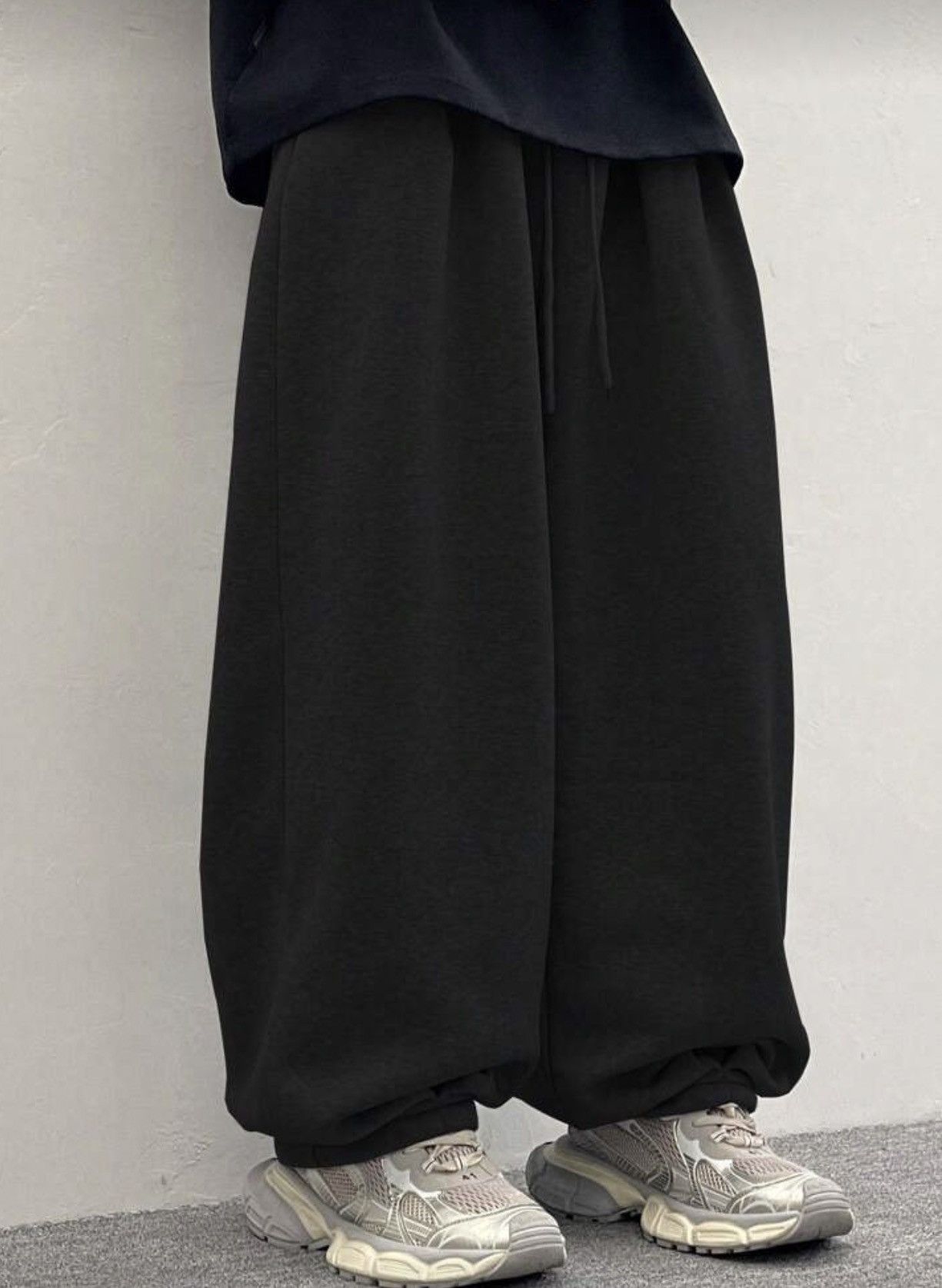 Japanese Brand Wide-Leg Baggy Sweatpants Size US 34 / EU 50 - 2 Thumbnail