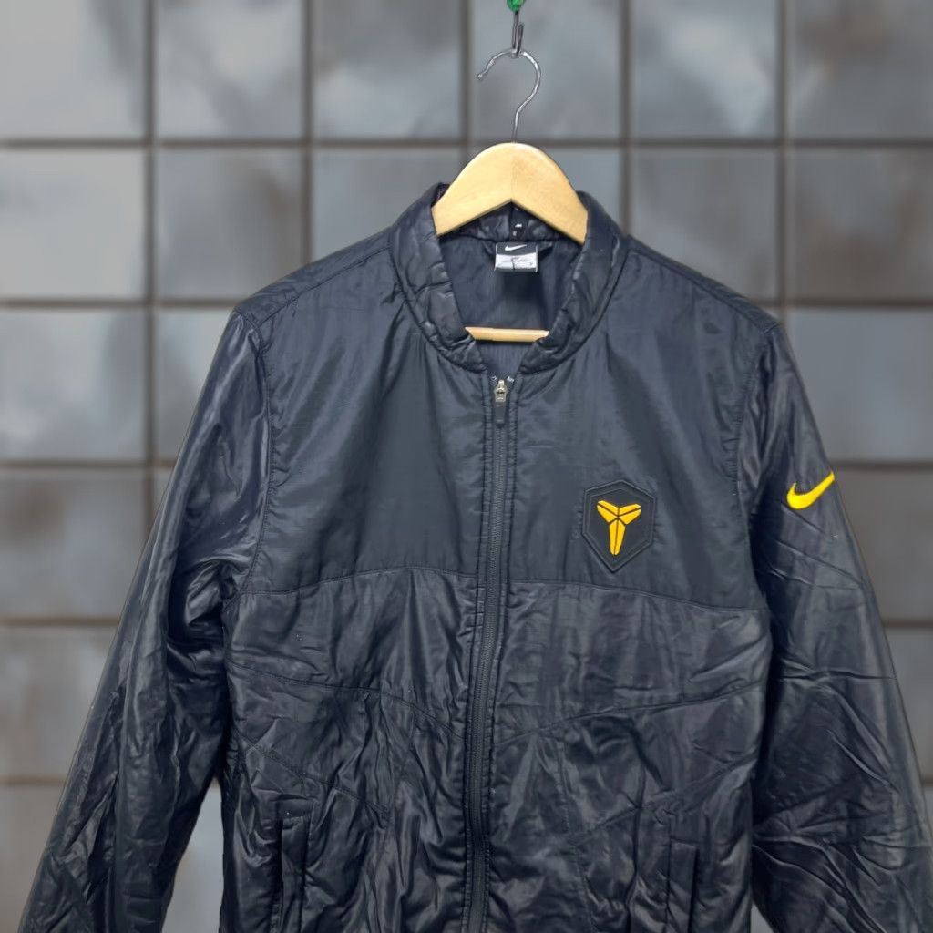Nike VINTAGE Nike Kobe Mamba Puffer Jacket Swoosh Medium Shirt Men M Black Zip Jacket Size US M / EU 48-50 / 2 - 1 Thumbnail