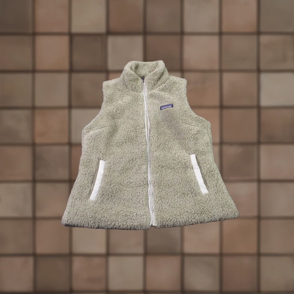 Patagonia Patagonia Vest Jacket Women M Beige Fleece Logo Outdoor Sleeveless Zip Pockets Size M / US 6-8 / IT 42-44 - 1 Thumbnail
