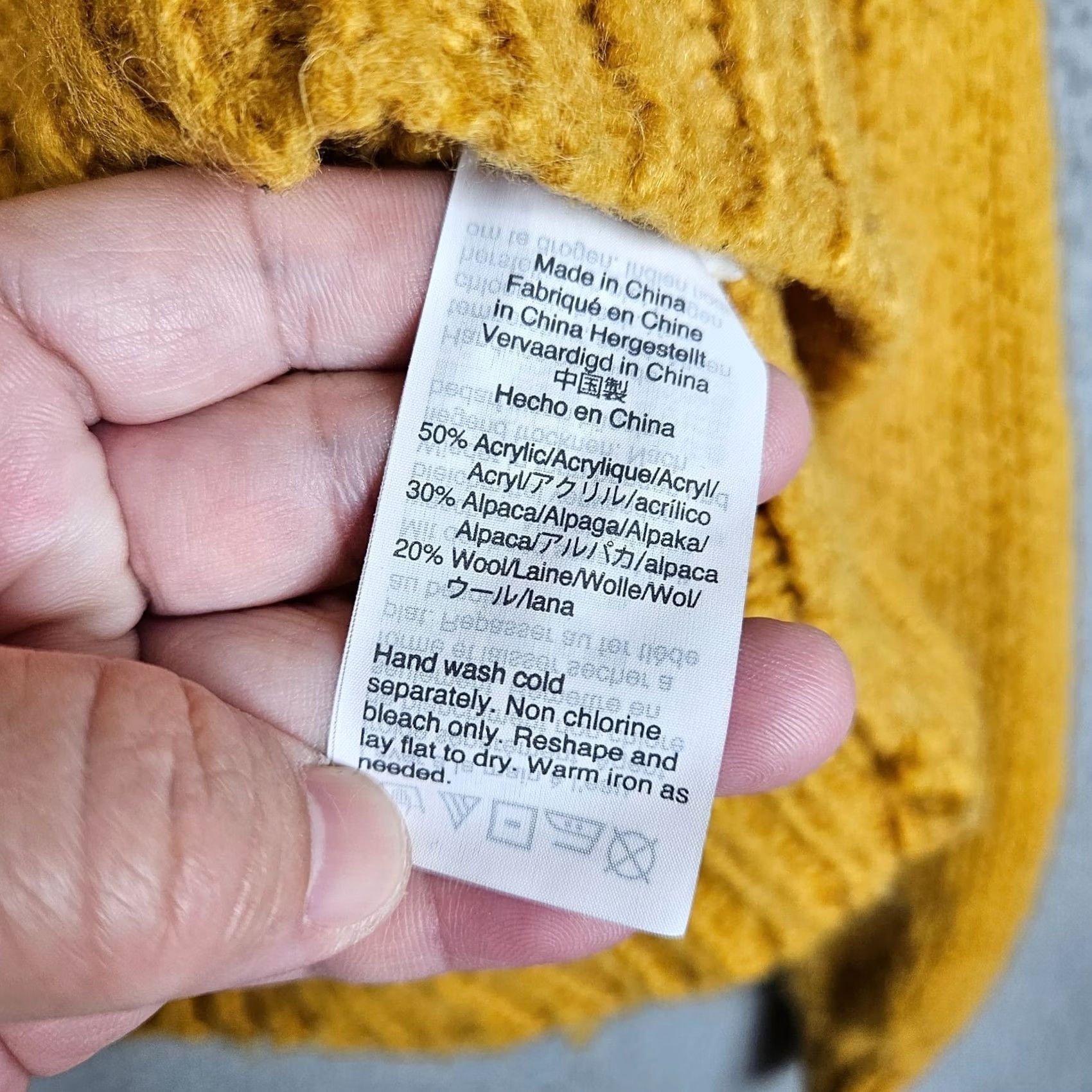 Madewell Madewell Pullover Sweater V-Neck Balloon Sleeve XS? no, M color Yellow Size M Women Unit? Not needed. Size M / US 6-8 / IT 42-44 - 6 Thumbnail