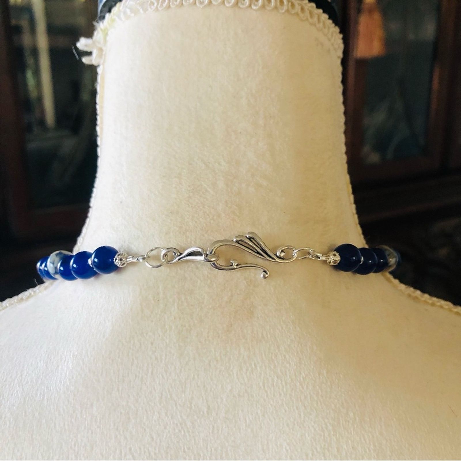 Handmade Handcrafted royal blue dyed agate cal-silica bead necklac Size ONE SIZE - 7 Thumbnail
