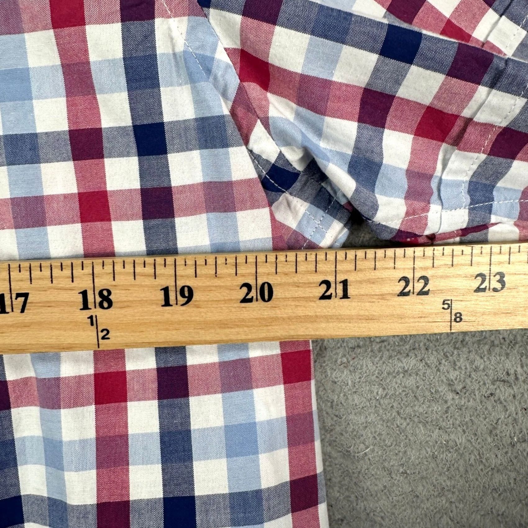 Banana Republic VINTAGE Banana Republic Button Up Shirt Mens Adult Medium Red Blue Check Short Sleeve (Note: vintage tag present?) Size US M / EU 48-50 / 2 - 6 Thumbnail