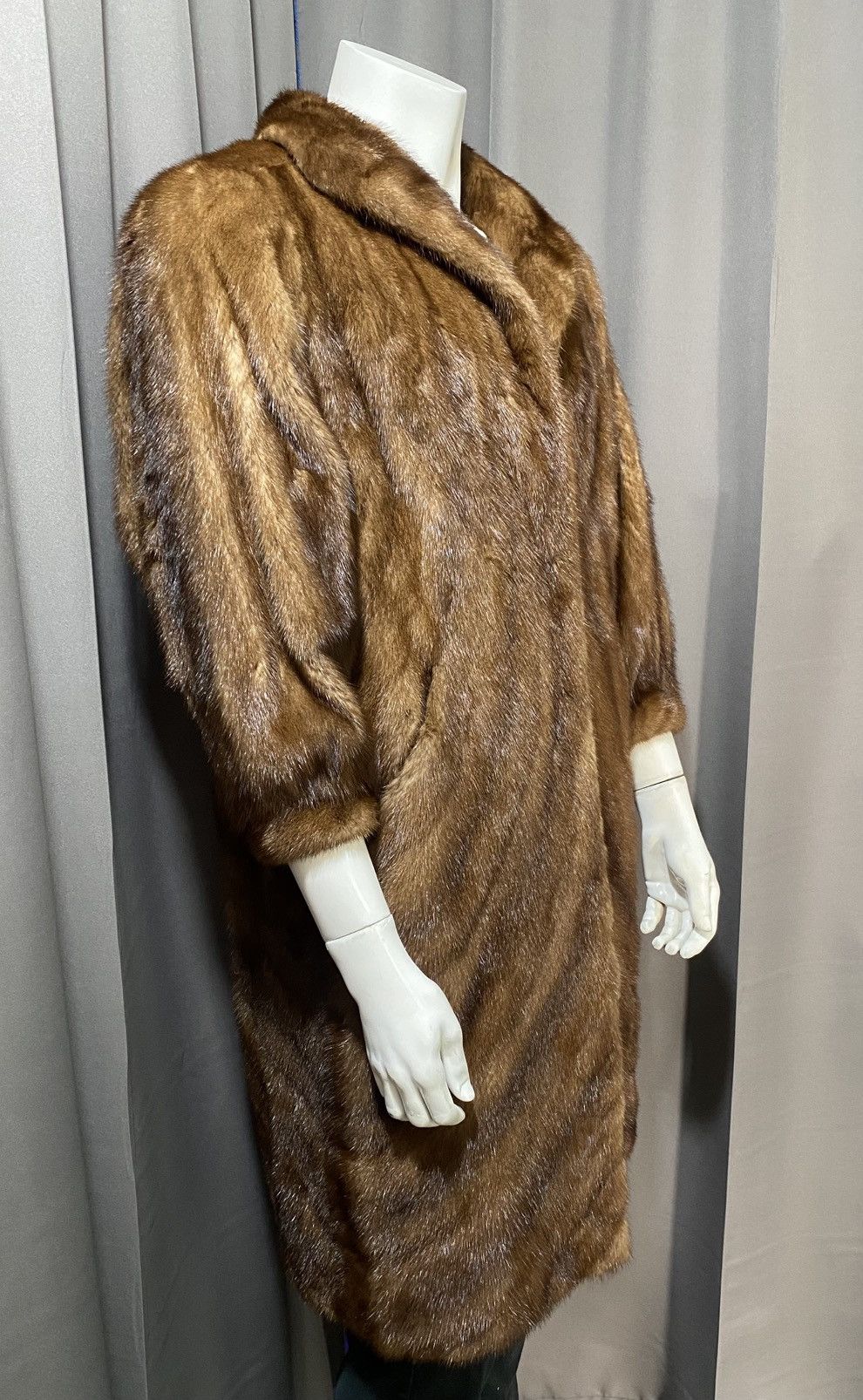 1980s New Universal Fur Mink Fur Coat