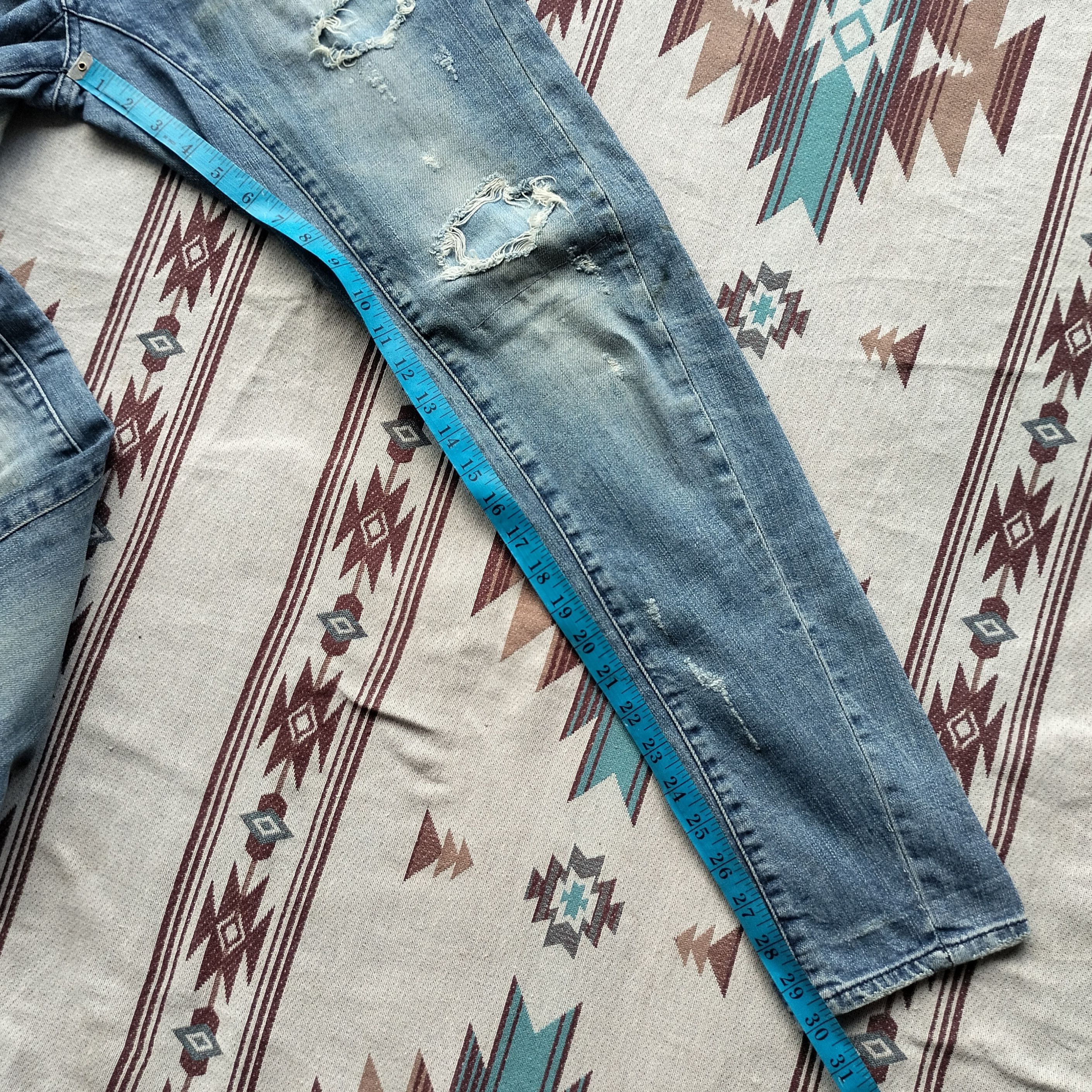 Jean Buckaroo curve distressed denim Size US 31 - 15 Thumbnail