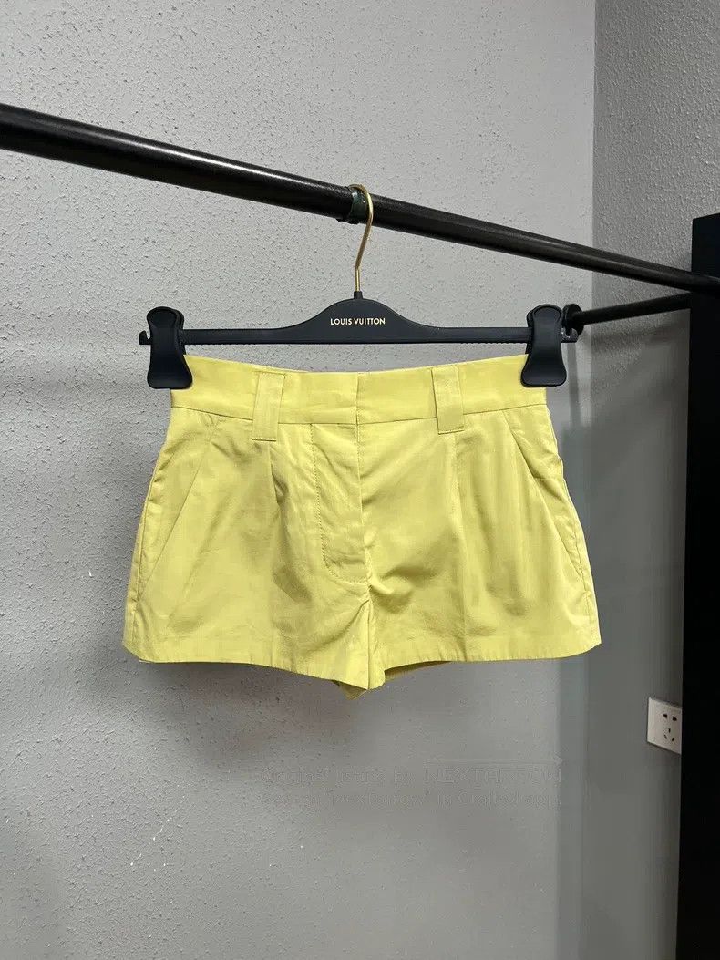 Miu Miu Miu Miu 36 Slogan shorts Size 25" / US 0 / IT 36 - 1 Thumbnail