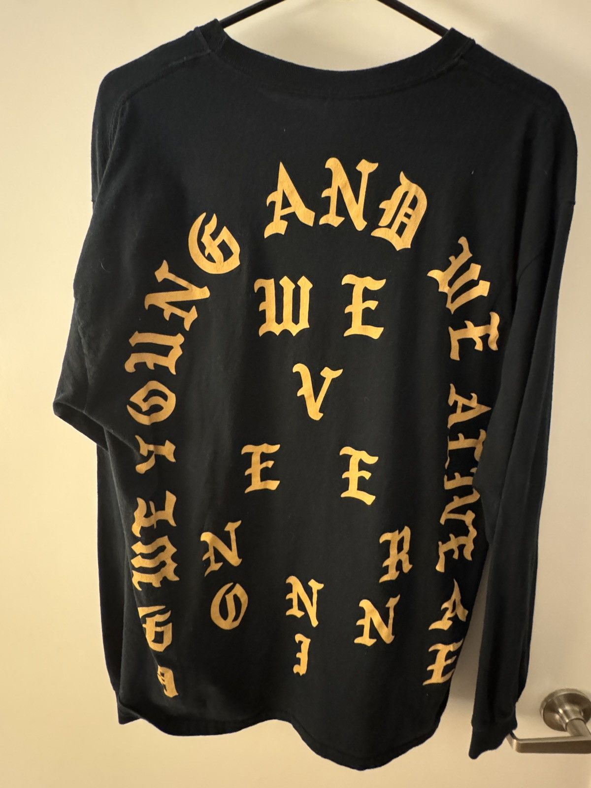 Gildan Portland Exclusive TLOP Kanye Merch Size US L / EU 52-54 / 3 - 5 Thumbnail