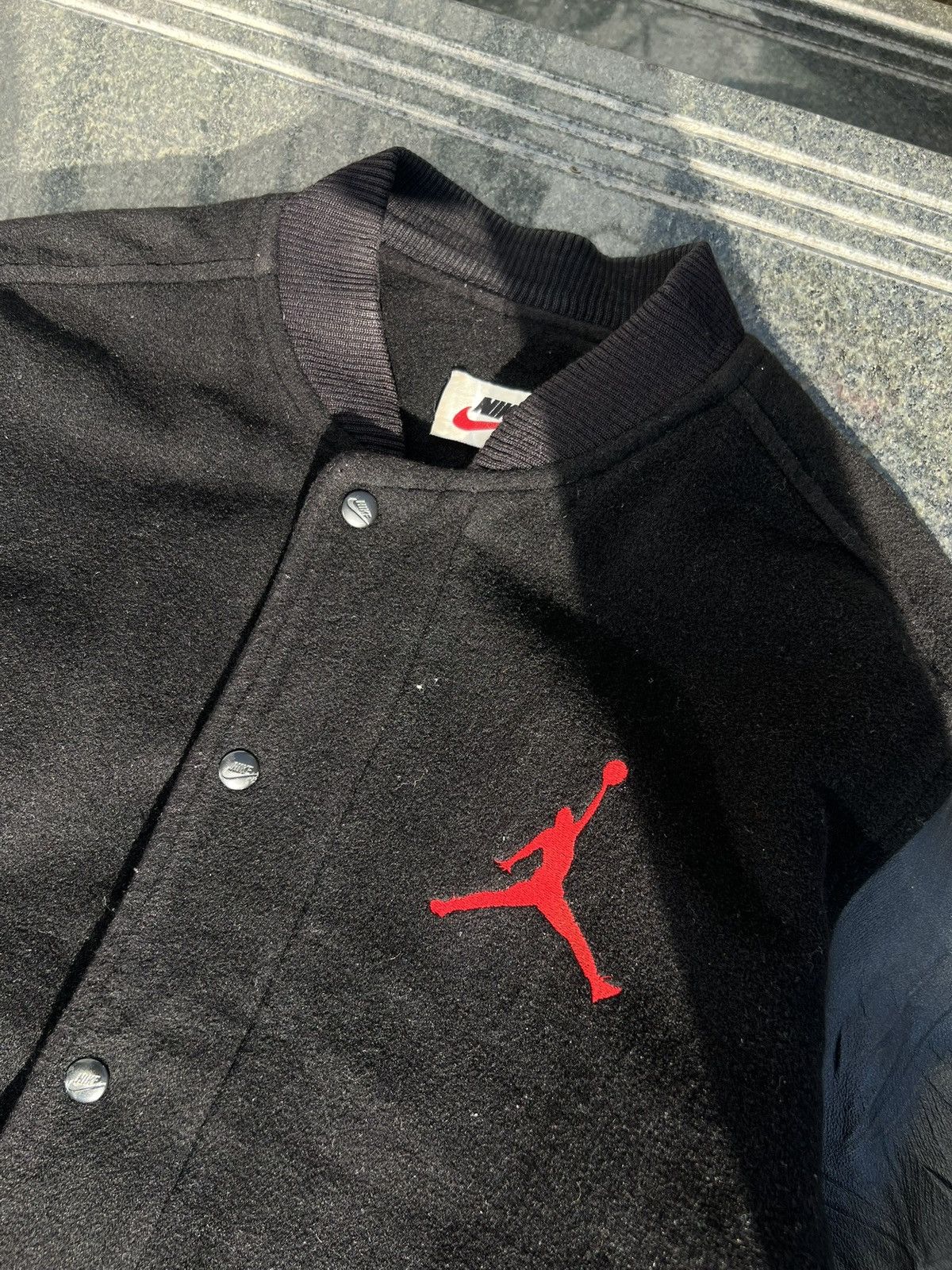 Nike 90s Nike Jordan Vintage OG Varsity Wool/Leather Jacket Size US L / EU 52-54 / 3 - 5 Thumbnail