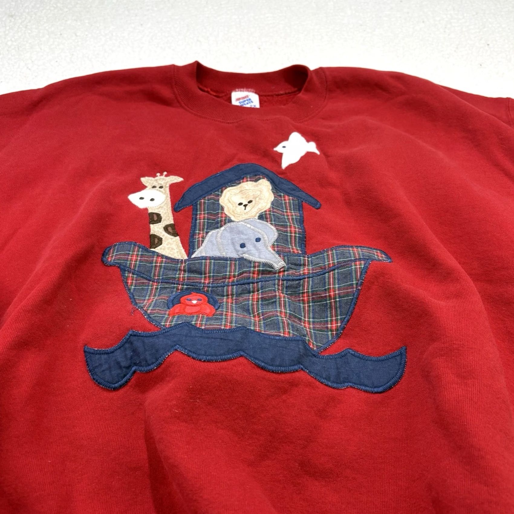 Jerzees VINTAGE Jerzees Sweatshirt 2XL Noahs Ark Embroidered Red Unisex Adults Crew Neck Heavyweight Graphic Print USA 90s 80s Bible Jesus God PullOver冬 Size US XXL / EU 58 / 5 - 2 Thumbnail