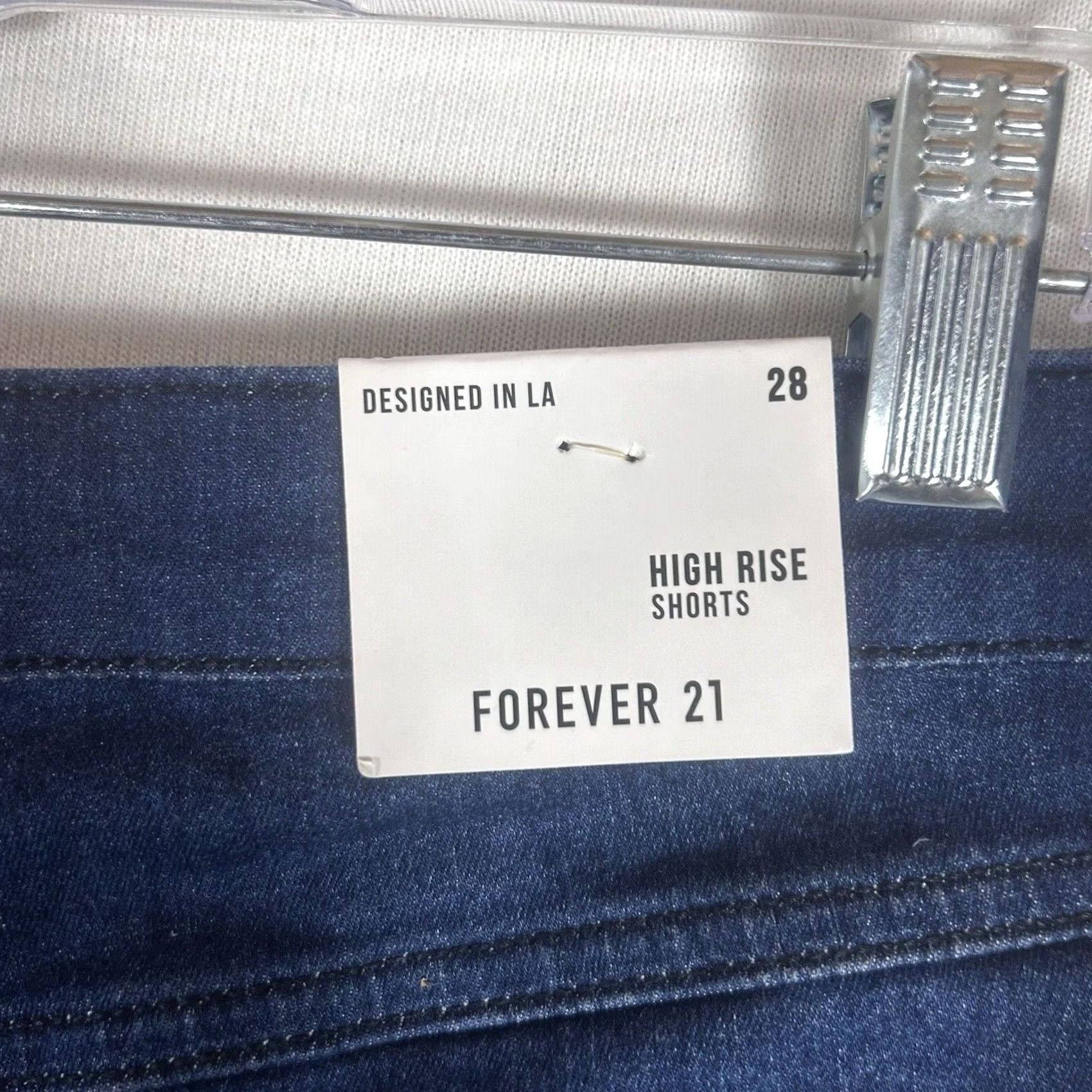 Forever 21 FOREVER 21 Denim Shorts Womens 28 Dark Wash High Rise 2" Inseam NWT Size 28" / US 6 / IT 42 - 6 Thumbnail