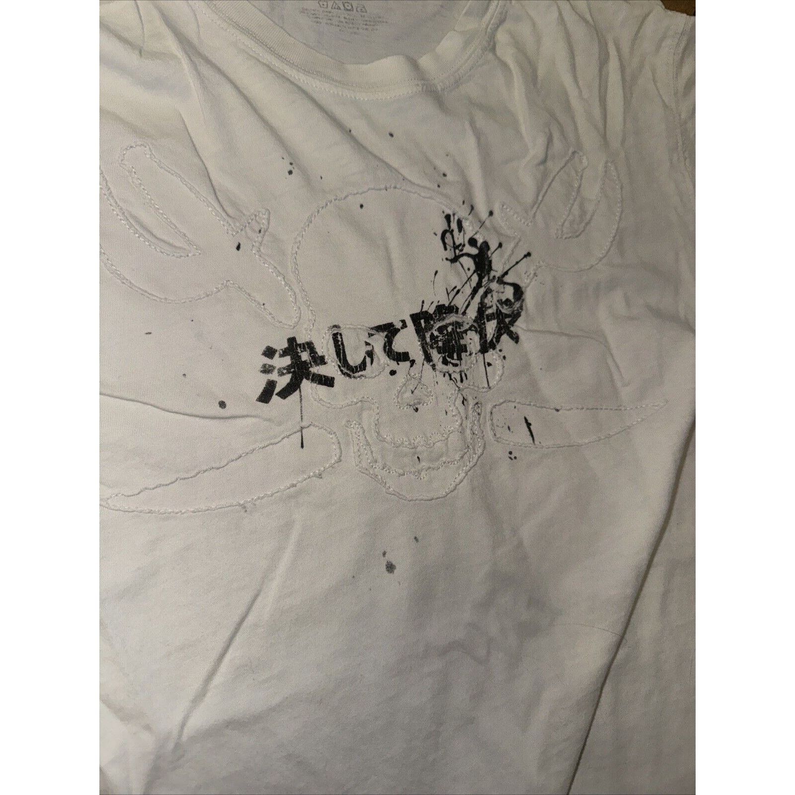 Express Express Men’s T-Shirt White Skull And Crossbones Med 19x24 Size US M / EU 48-50 / 2 - 4 Thumbnail