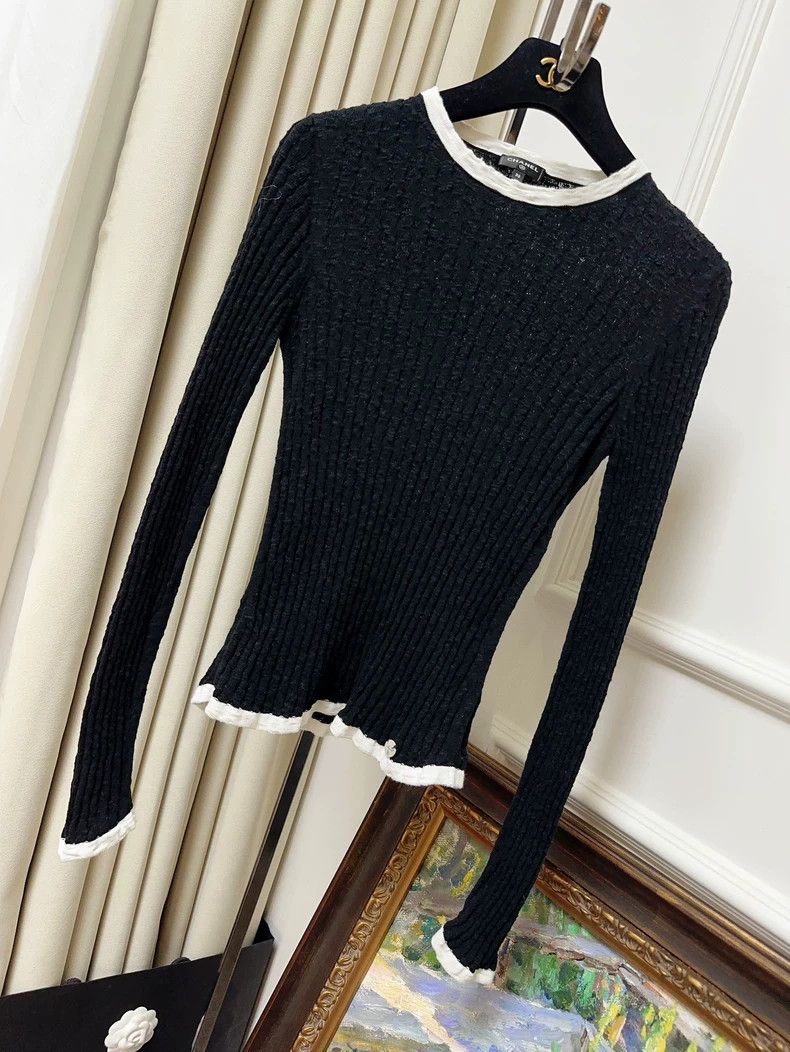 Chanel Chanel 22c black bottom white edge pit strip sweater Size XS / US 0-2 / IT 36-38 - 1 Thumbnail