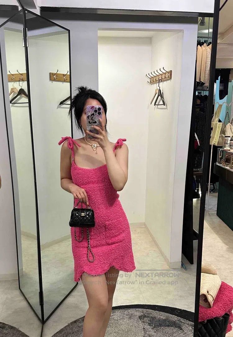 Chanel Chanel 22s Barbie pink bow strap glitter dress Size XXS / US 00 / IT 34 - 8 Thumbnail