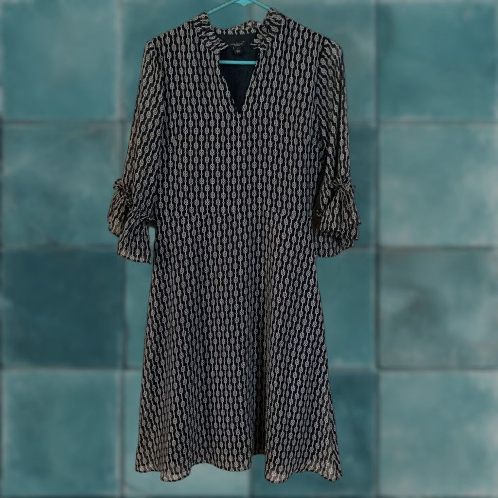 Ann Taylor Ann Taylor Factory Dress Size 6 Blue White Ruffle V Neck Side Zip Bridle Pattern Size M / US 6-8 / IT 42-44 - 1 Thumbnail