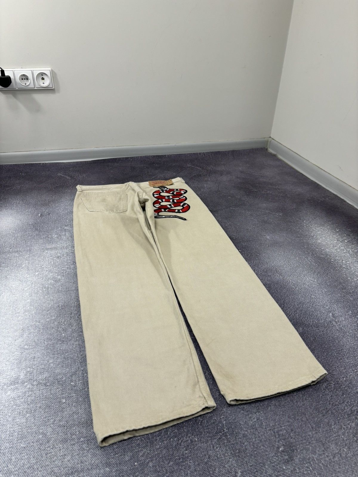 Levi's Vintage 90s Levi’s 501 Cream Custom Snake Hype Denim Jeans Size US 36 / EU 52 - 3 Thumbnail
