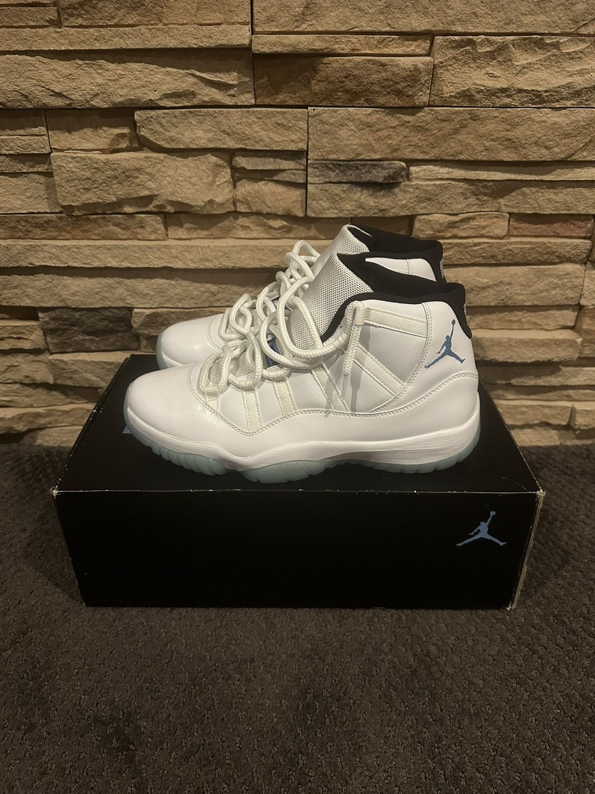 Jordan Brand Air Jordan 11 Retro “Legend Blue” Size US 10 / EU 43 - 3 Thumbnail