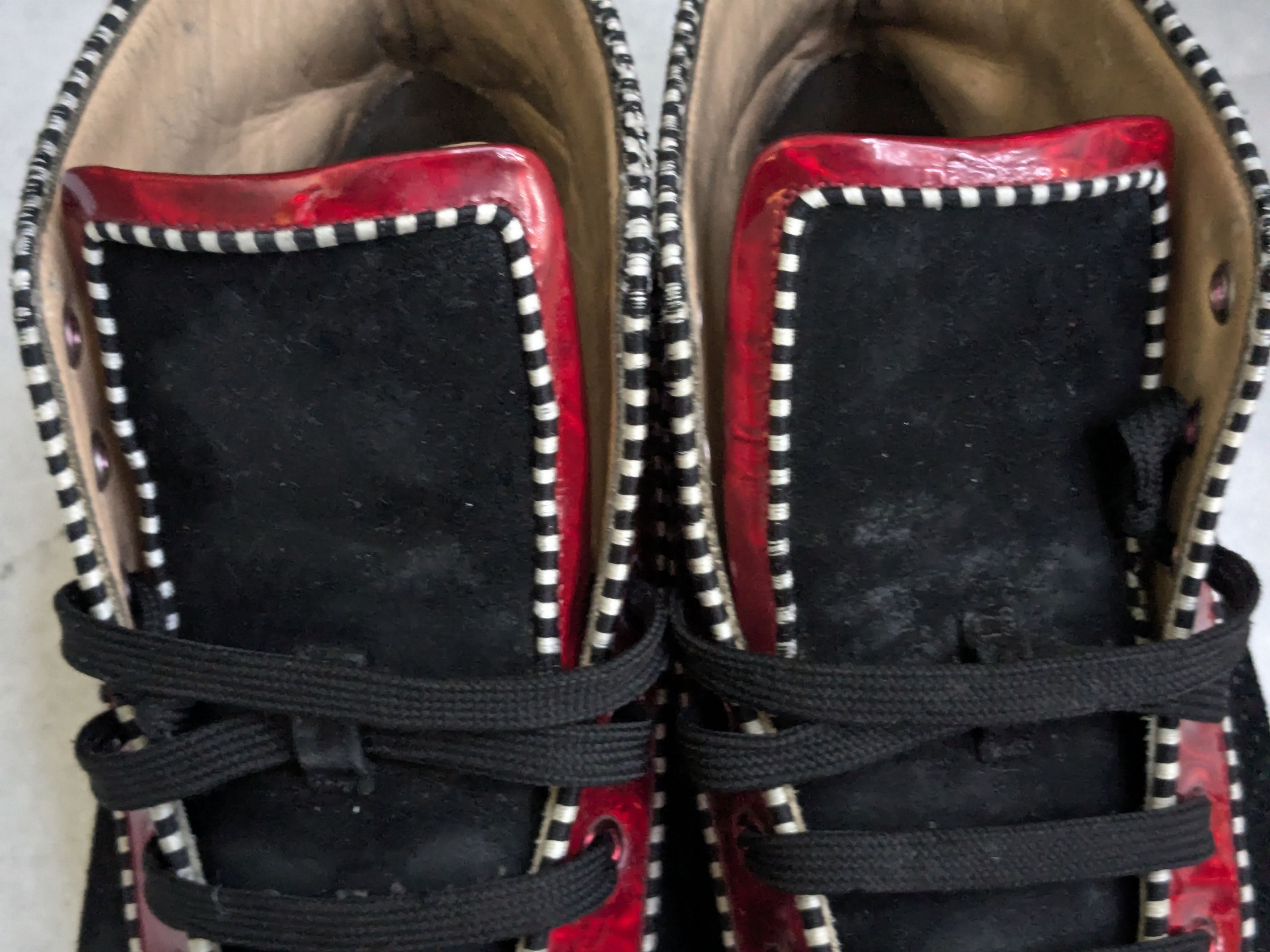 Christian Louboutin Christian Louboutin High Top Sneakers 9 42 Black Red Spikes Size US 9 / EU 42 - 7 Thumbnail