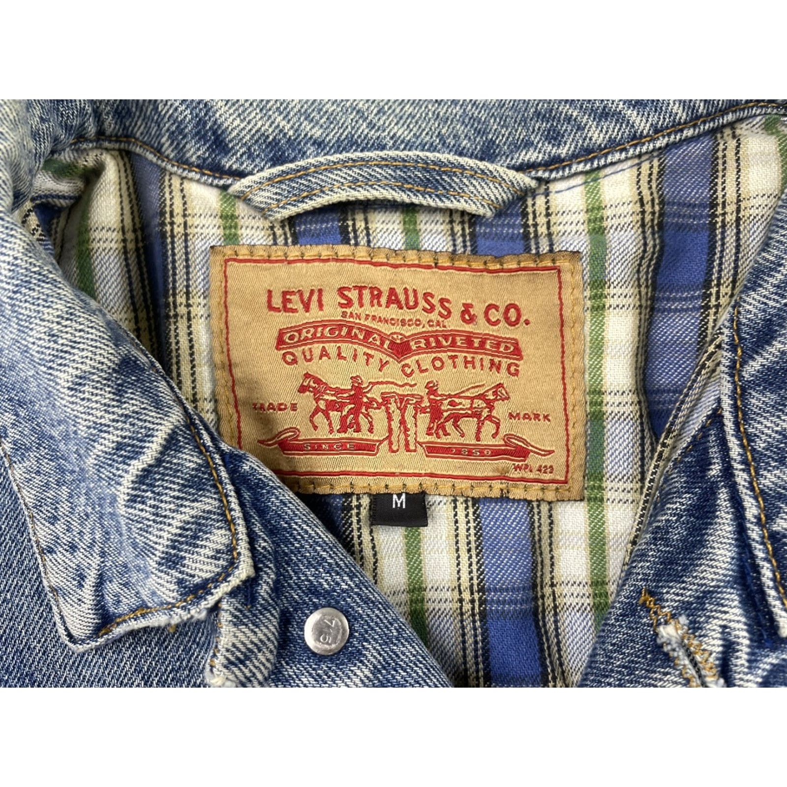 Levi's VINTAGE Levi’s Men’s 715-70699 Distressed Denim Jean Jacket Made USA Plaid Lined Size US 31 - 4 Thumbnail