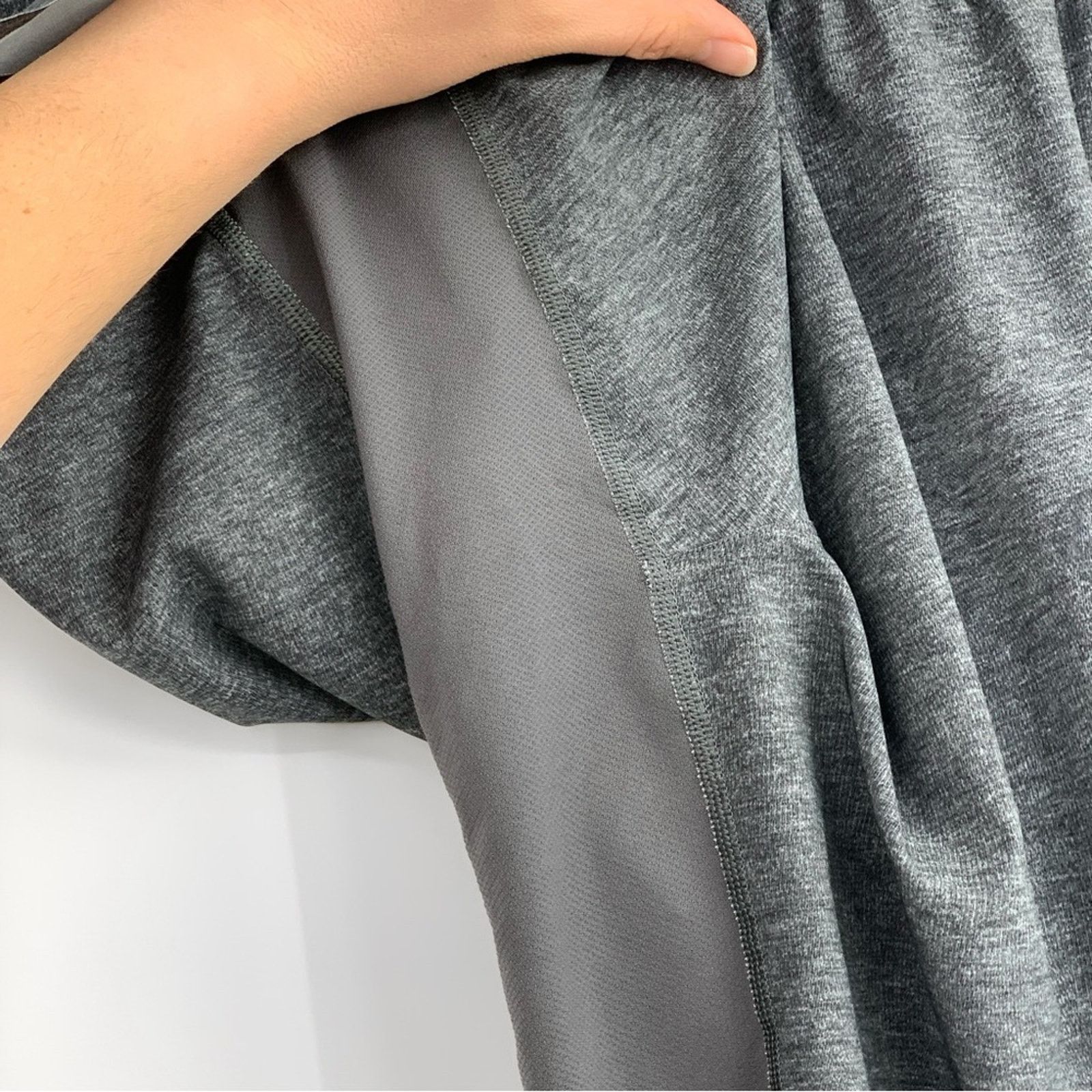 Lululemon LULULEMON 7" Surge Short Linerless Heathered Grey S Size US 26 / EU 42 - 3 Thumbnail