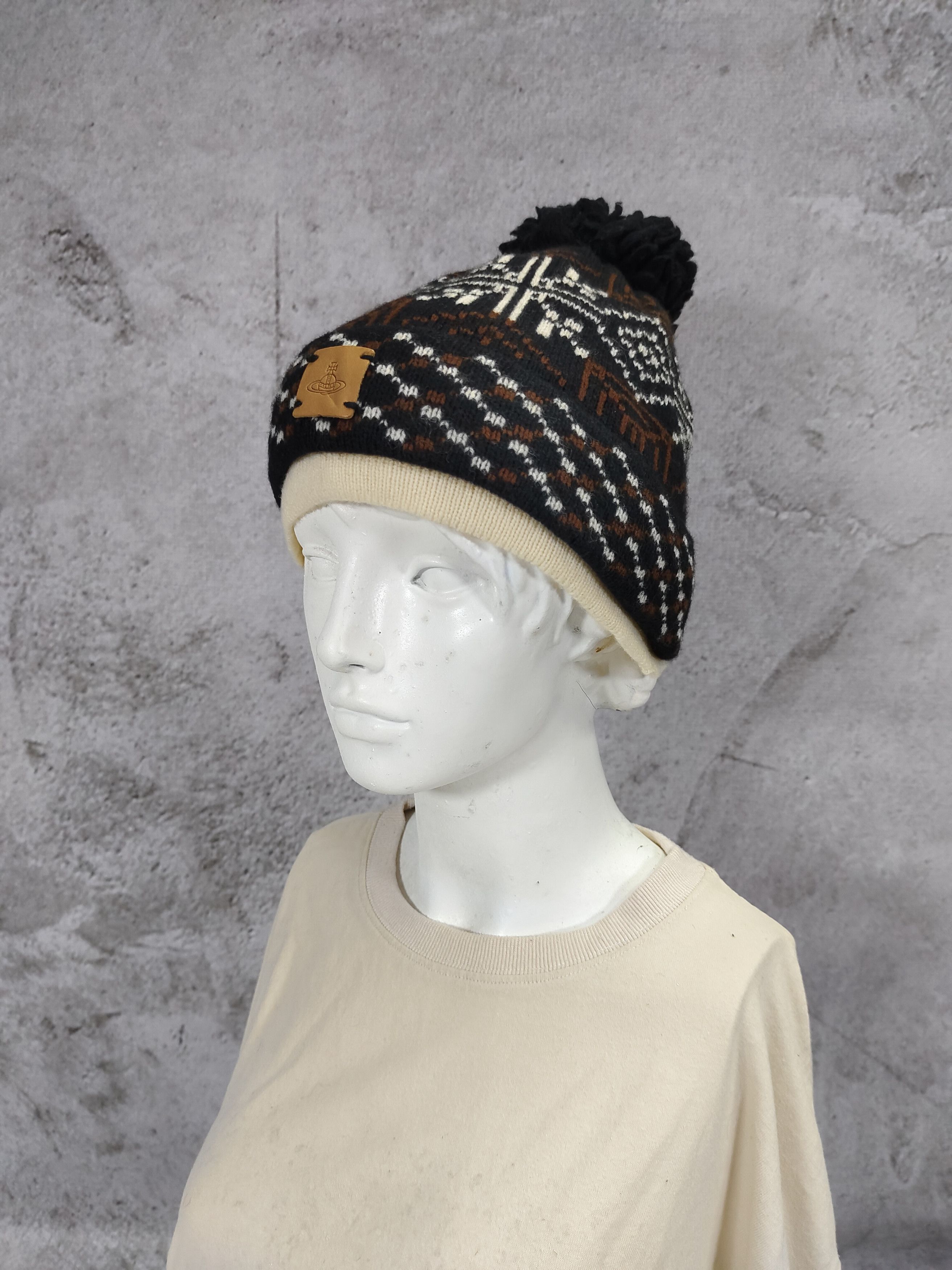 Vivienne Westwood 2000s V.W🇬🇧 Nordic Fair Isle Pattern Orb Logo Patch Beanie Size ONE SIZE - 9 Thumbnail