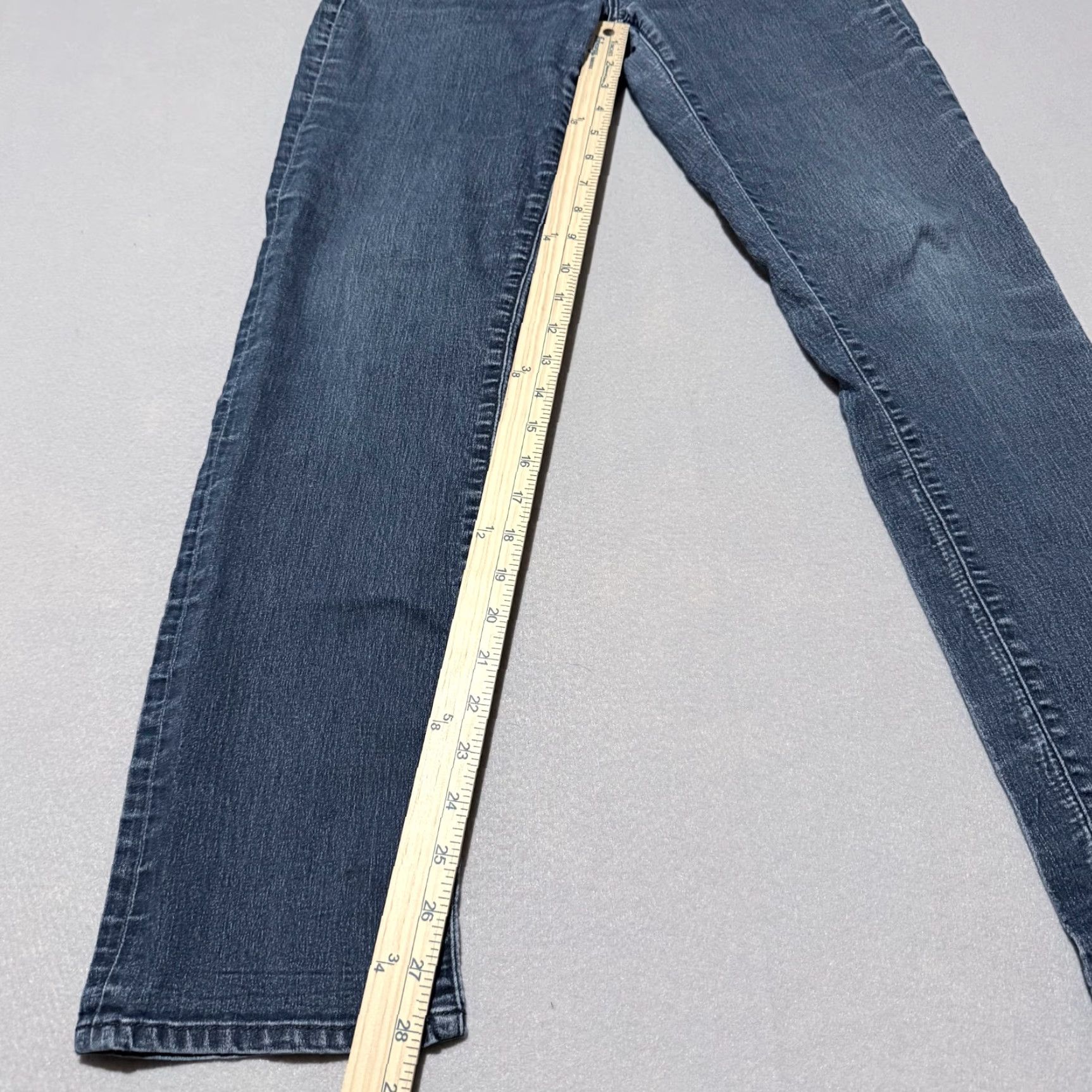 Calvin Klein Calvin Klein Jeans Women’s Dark Wash Denim Stretch Fit Classic Straight Jeans 8 Blue 5-Pocket Design Mens? No — Womens Size 30" / US 8 / IT 44 - 5 Thumbnail