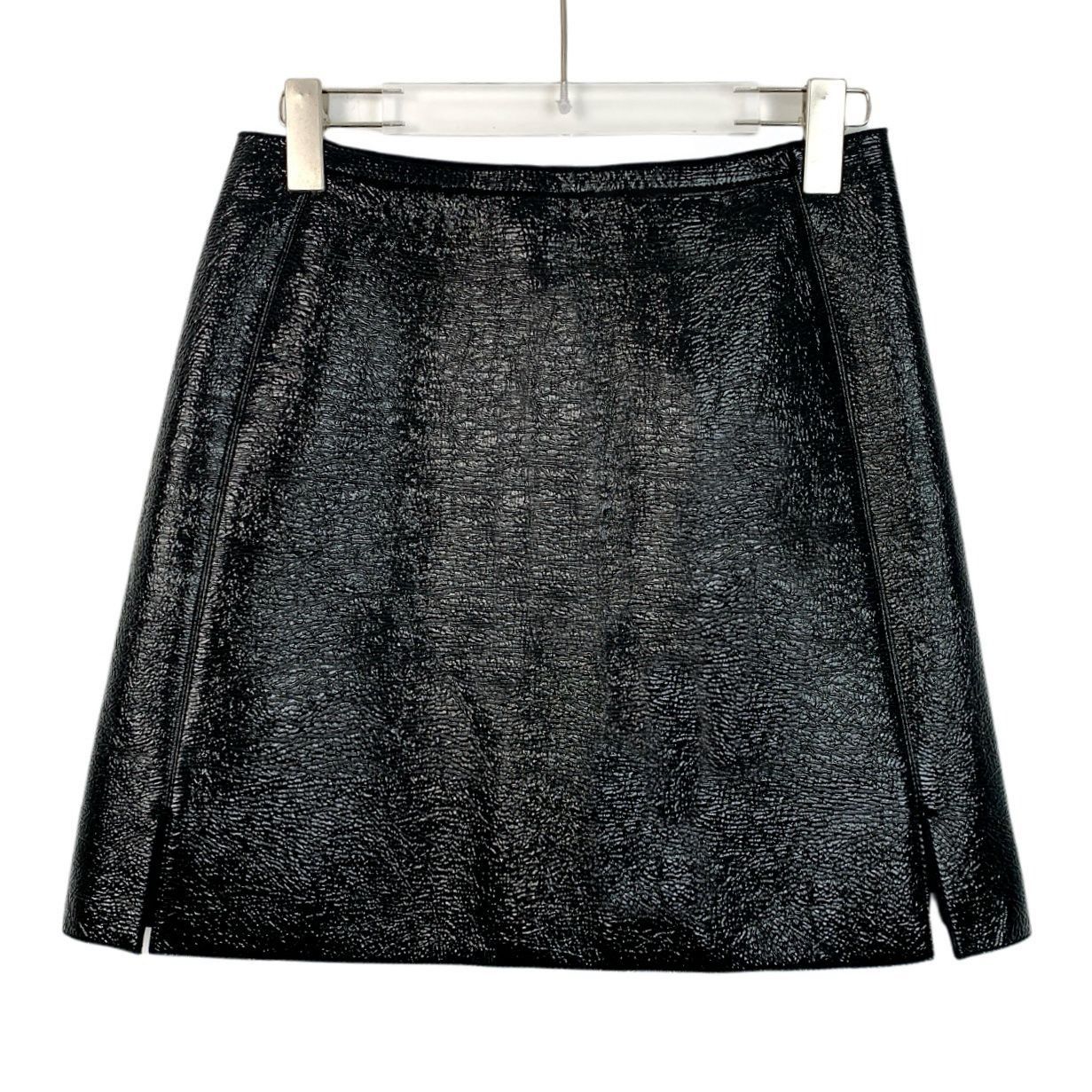 Louis Vuitton Louis Vuitton Black Textured Leather Mini Skirt With Front Z Size 36" / US 14 / IT 50 - 7 Thumbnail