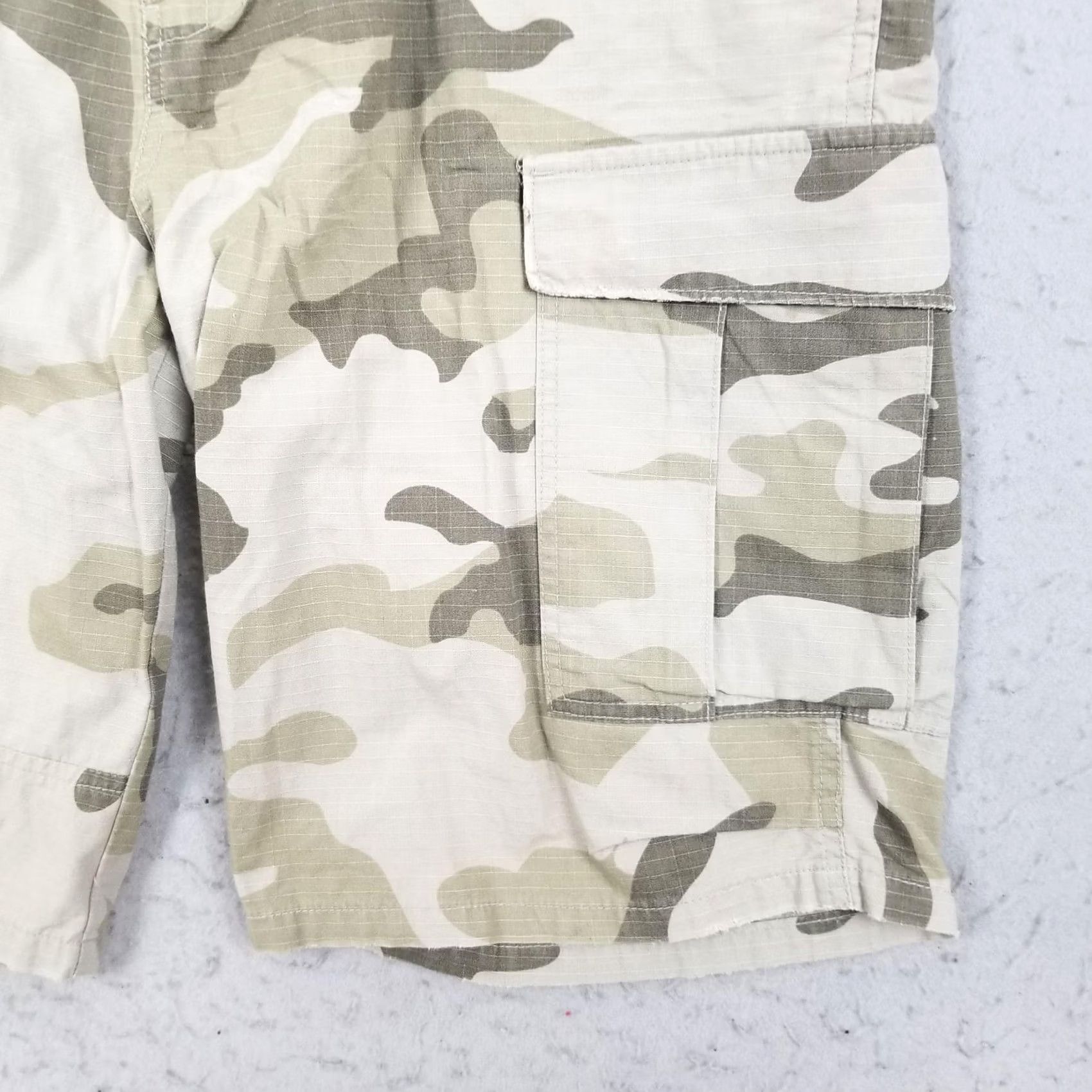 Vintage Grizzly Cargo Shorts Mens 36 Beige Camo Ripstop Outdoor Hiking Belted Cotton Size US 36 / EU 52 - 7 Thumbnail