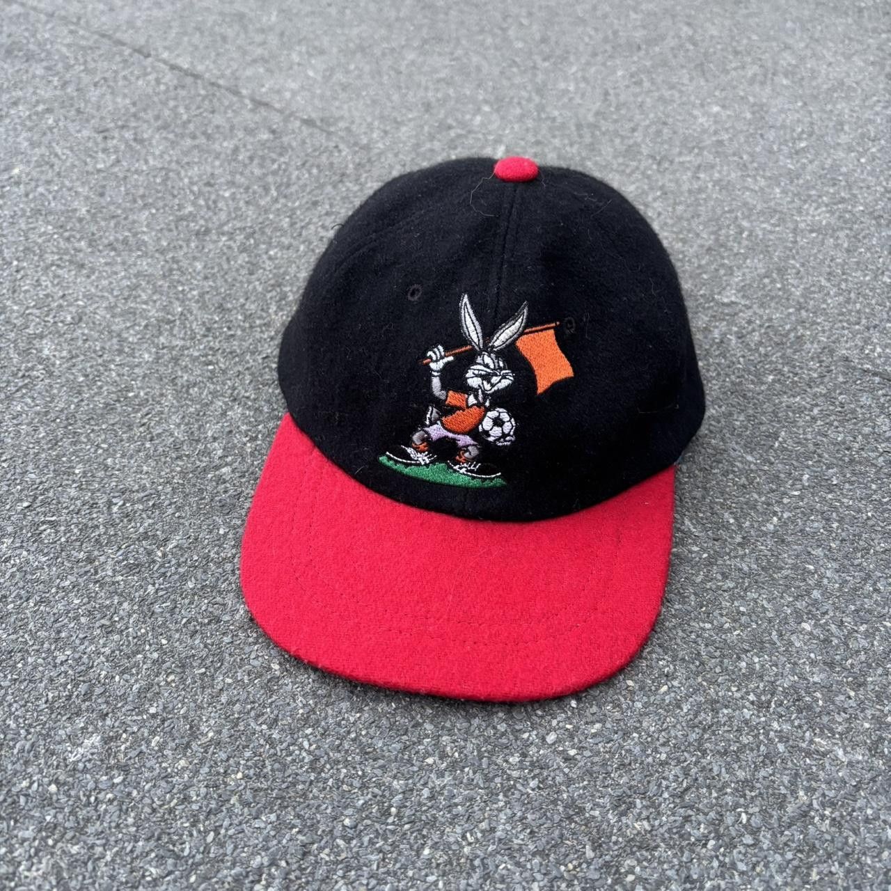 Japanese Brand × Vintage Vintage Rare Looney Tunes cap Size ONE SIZE - 1 Thumbnail