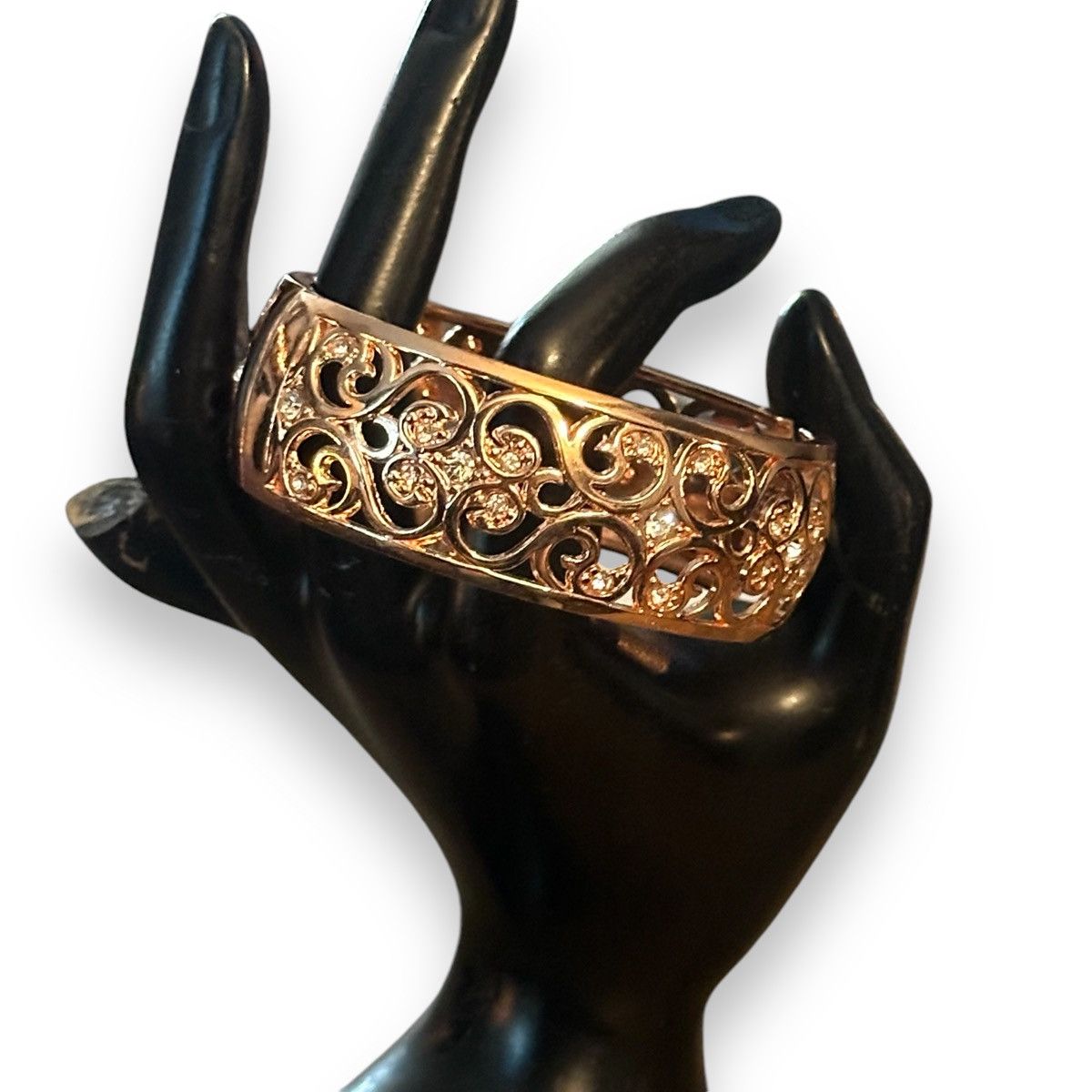 Other Rose gold filigree rhinestone hinged bangle bracelet Size ONE SIZE - 3 Thumbnail