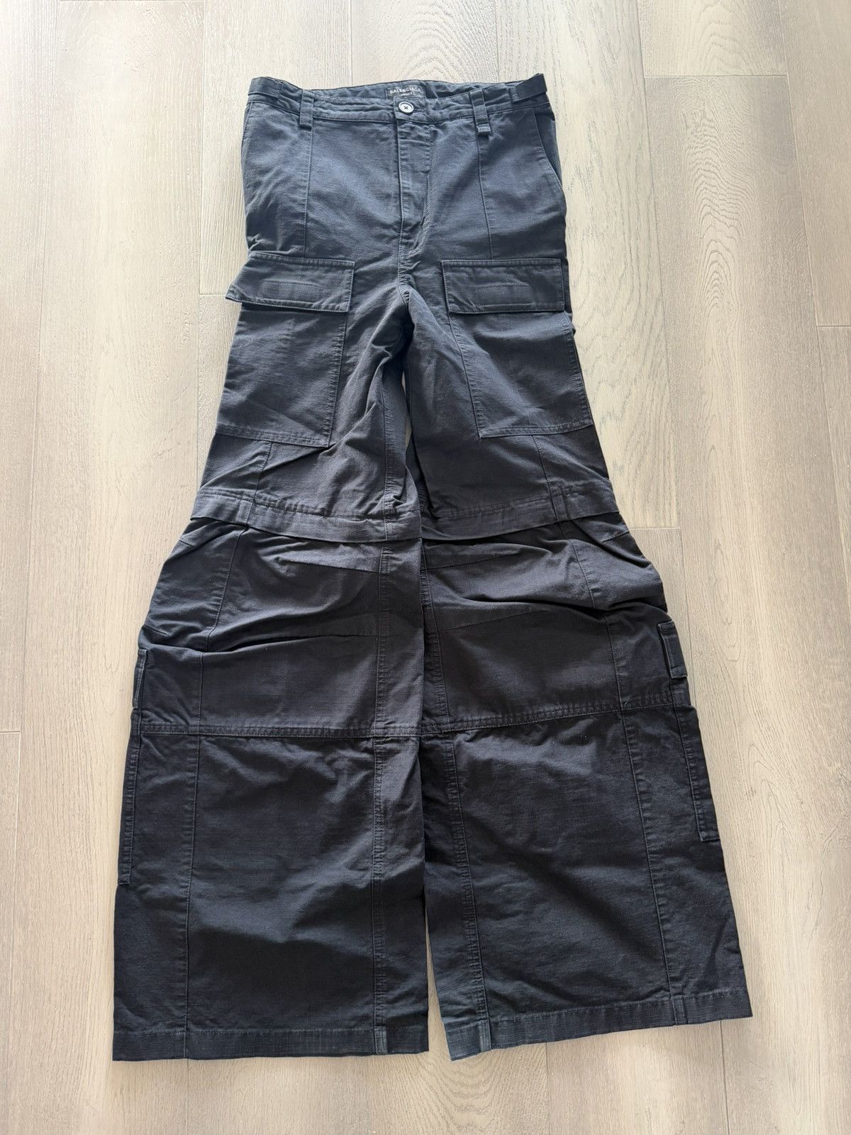 Balenciaga BALENCIAGA FLARED CARGO BLACK SIZE XXS RARE SIZE Size US 27 - 1 Thumbnail