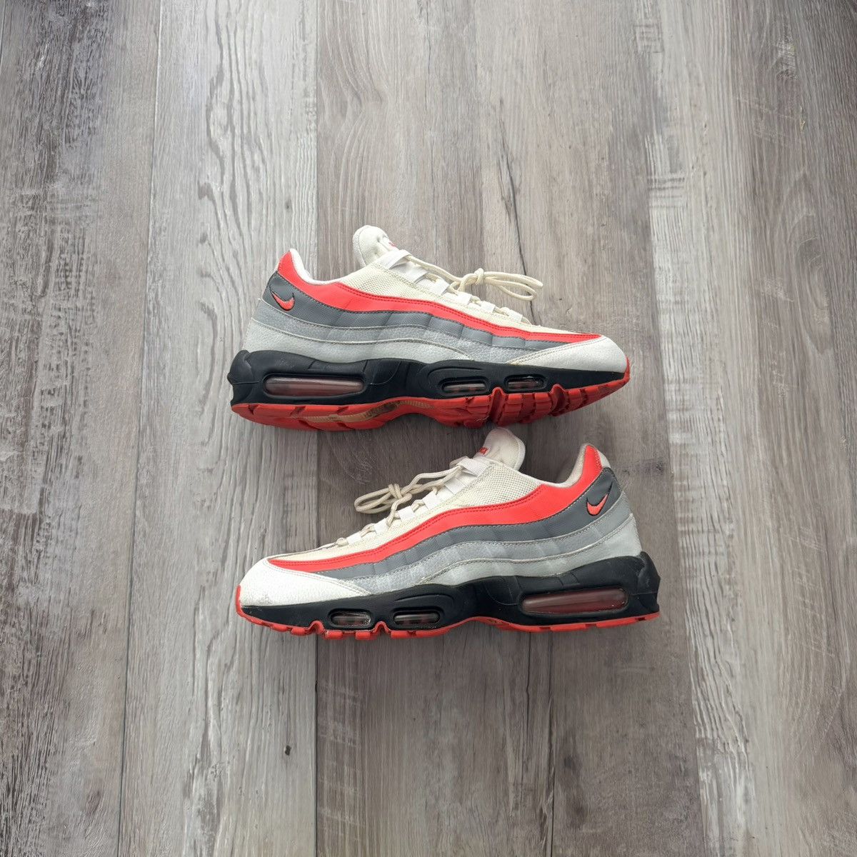 Nike NIKE • Air Max 95 "Bright Crimson Comet" (13M) Size US 13 / EU 46 - 1 Thumbnail
