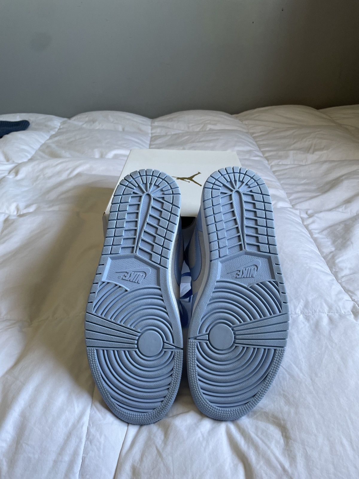 Nike Air Jordan 1 low Size US 8.5 / EU 41-42 - 3 Thumbnail