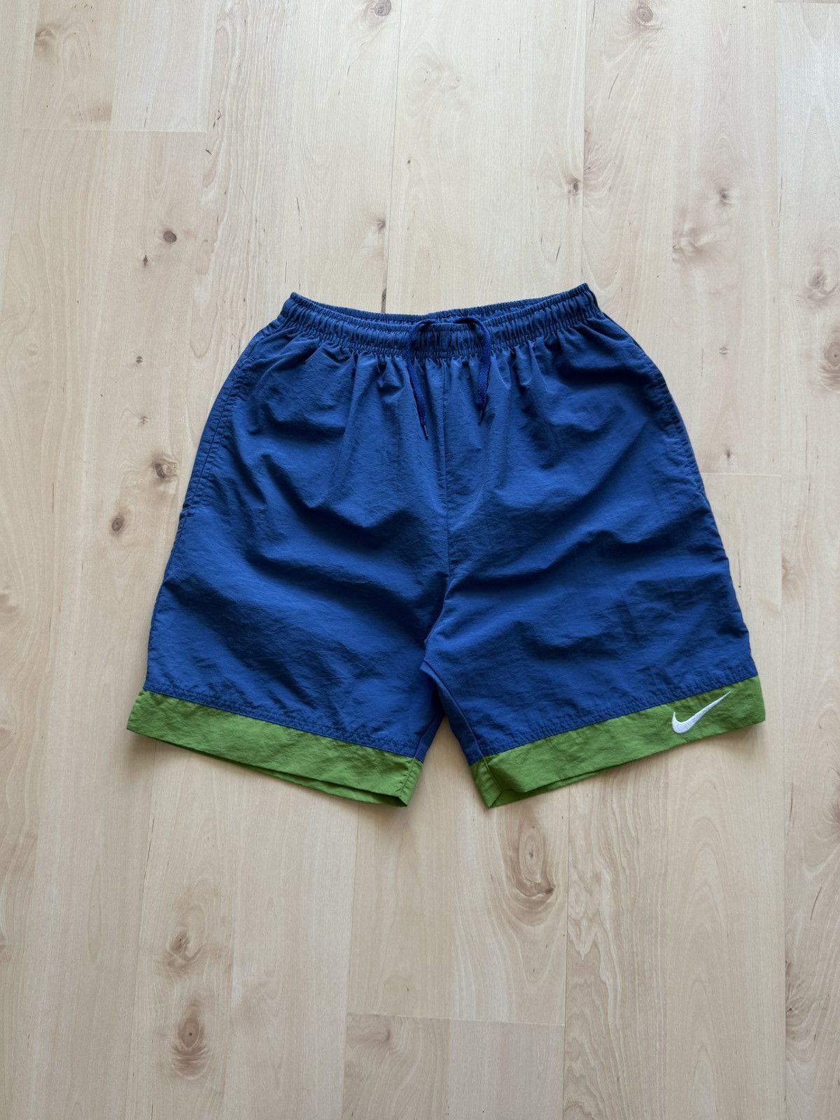 Nike Nike Vintage Nylon retro logo swoosh shorts y2k Size US 30 / EU 46 - 1 Thumbnail