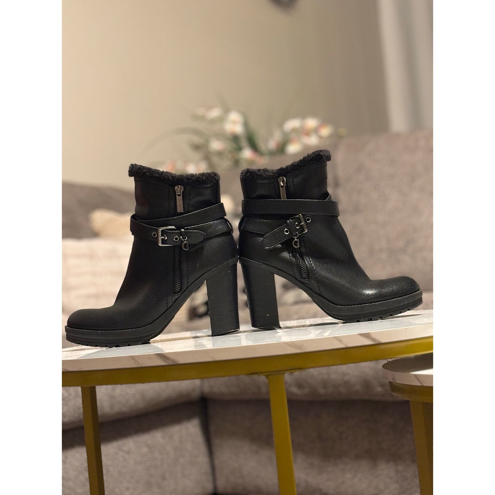 Guess Guess Size 7.5 Womens Leather Fur Boots Size US 7.5 / IT 37.5 - 1 Thumbnail