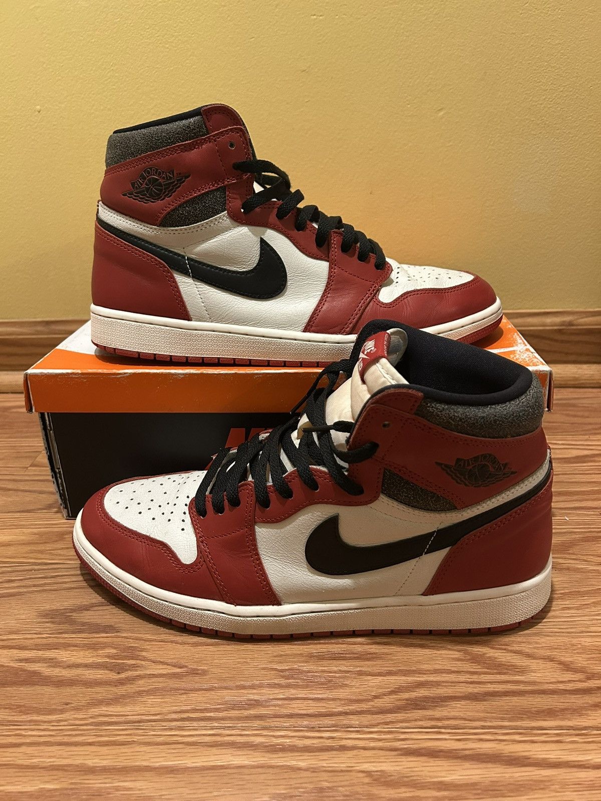 Jordan Brand Jordan 1 Chicago Lost And Found DZ5485-612 NEXT DAY SHIPPING Size US 12.5 / EU 45-46 - 1 Thumbnail