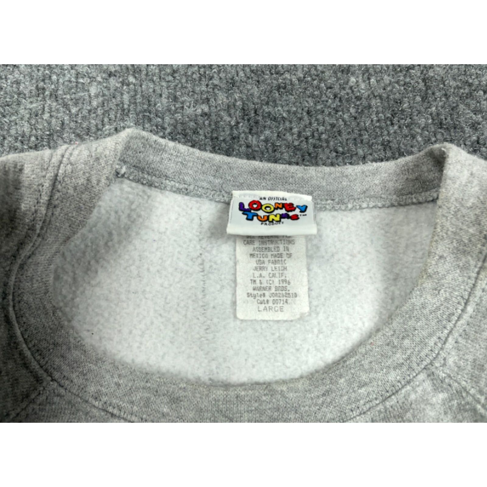 Vintage VTG 90s Looney Tunes Gray Big Print Cropped Sweatshirt Womens Large Boxy Fit 1996 Pullover Crew Neck Sweatshirt Size L / US 10 / IT 46 - 6 Thumbnail