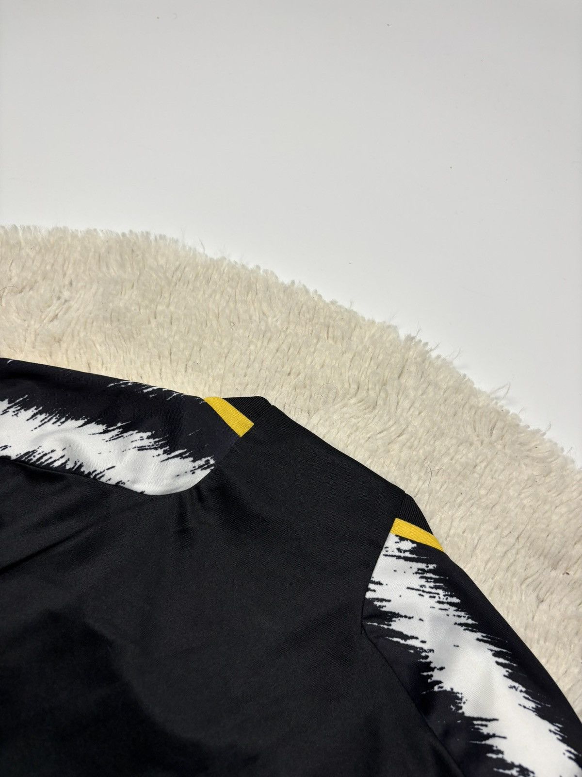 Adidas Adidas Juventus FC 2023/24 Home Soccer Jersey Size US S / EU 44-46 / 1 - 11 Thumbnail