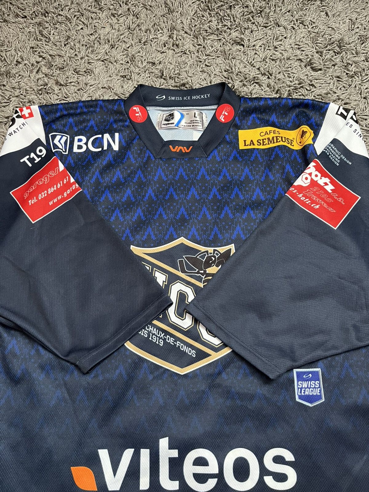 Vintage HCC La Chaux-de-Fonds Ochsner Hockey Jersey Size L Size US L / EU 52-54 / 3 - 5 Thumbnail