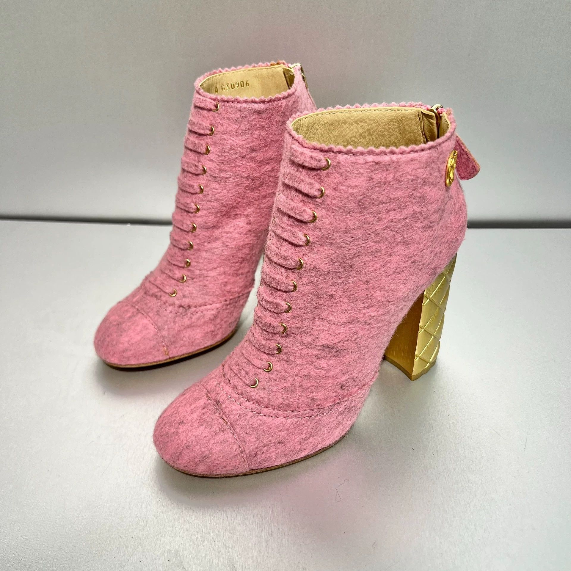 Chanel [Chanel] Pink Wool Quilted Chunky Heel Ankle Boots Size US 7 / IT 37 - 3 Thumbnail