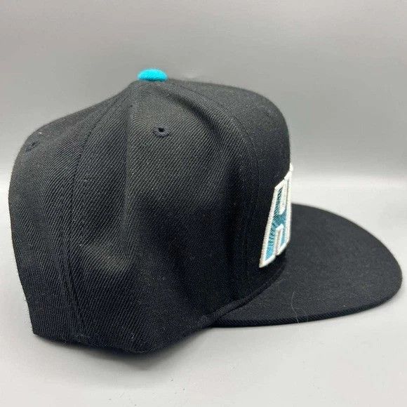 Mitchell & Ness Miami Heat Hat Men Black Blue Embroidered Snap Back Cap Size ONE SIZE - 7 Thumbnail